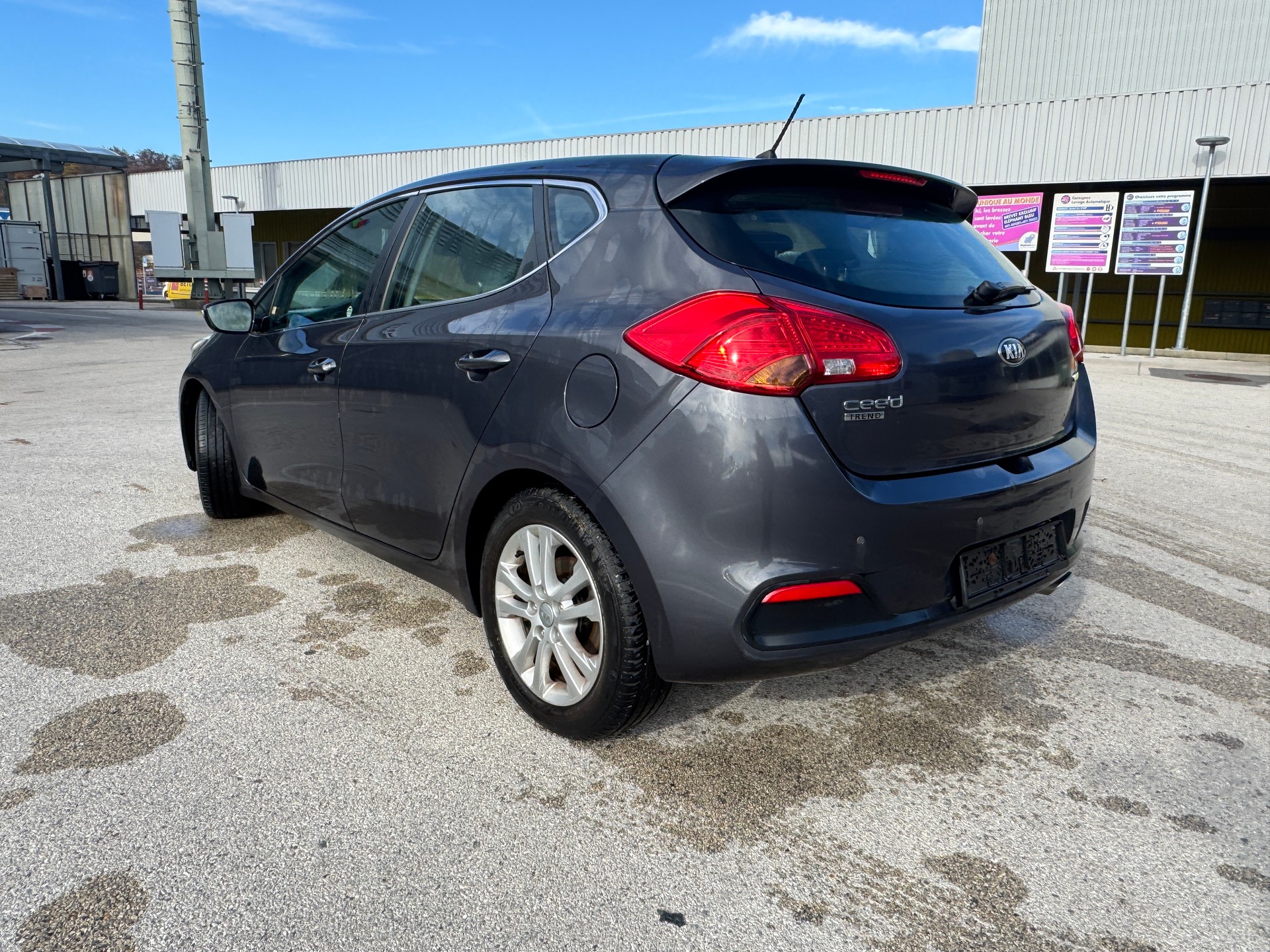 KIA Cee'd 1.6 CRDi Style-image-5