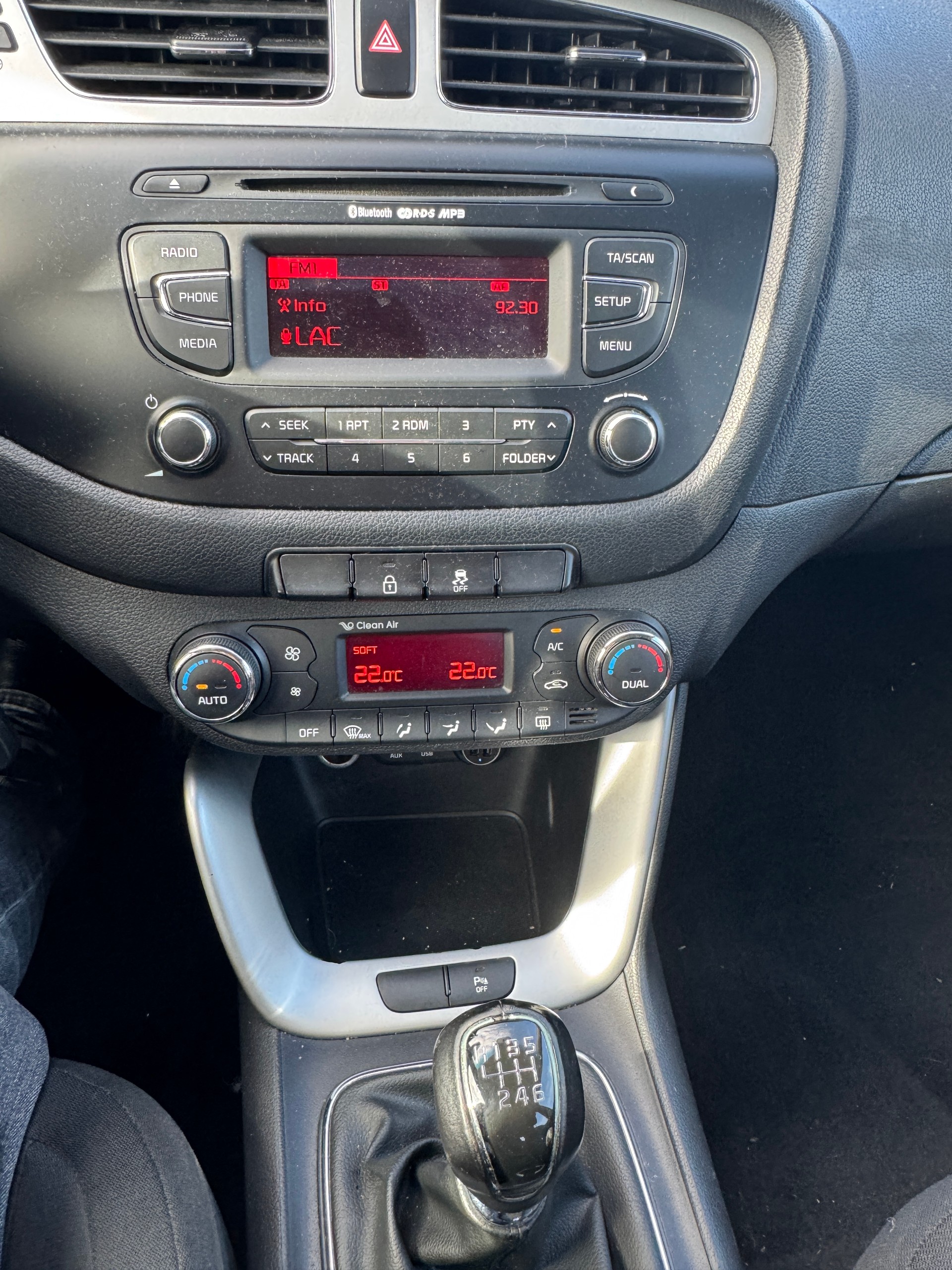 KIA Cee'd 1.6 CRDi Style-image-10