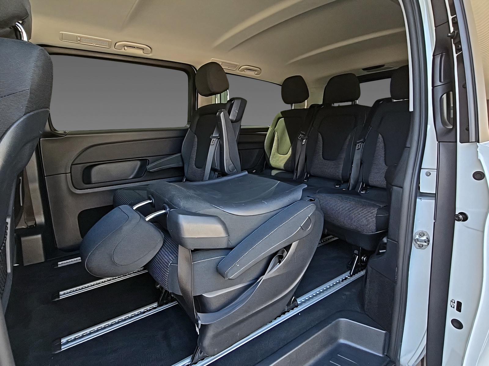 MERCEDES-BENZ V 250 d 4Matic Trend Lang-image-9