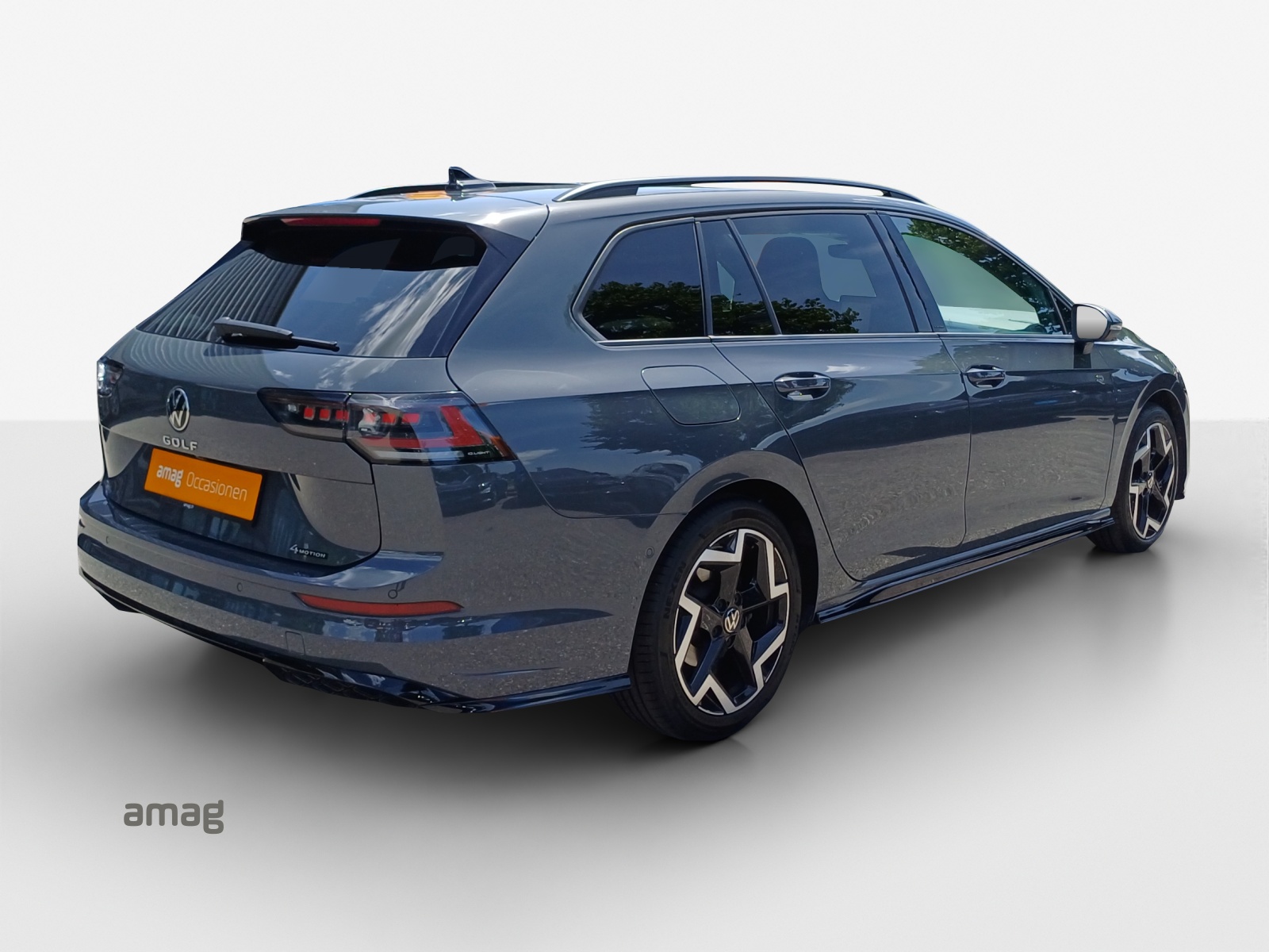VW Golf Variant 2.0 TSI R-Line DSG 4 Motion-image-4