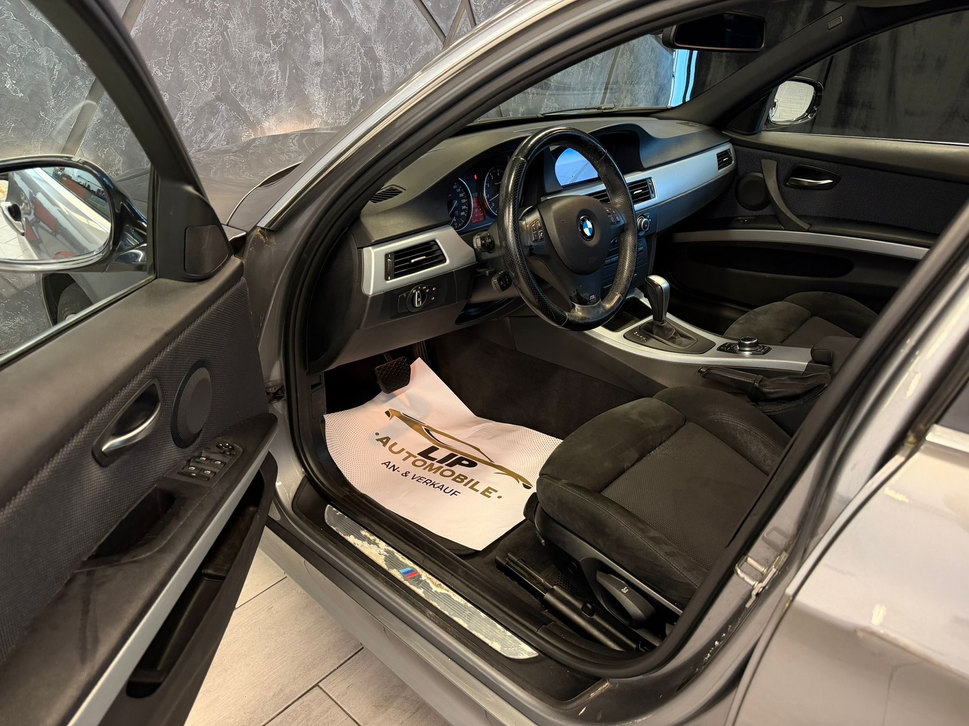BMW 325i x-Drive Steptronic-image-10