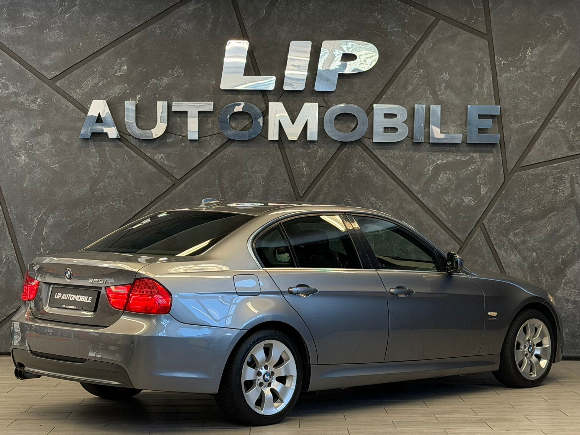BMW 325i x-Drive Steptronic-image-5