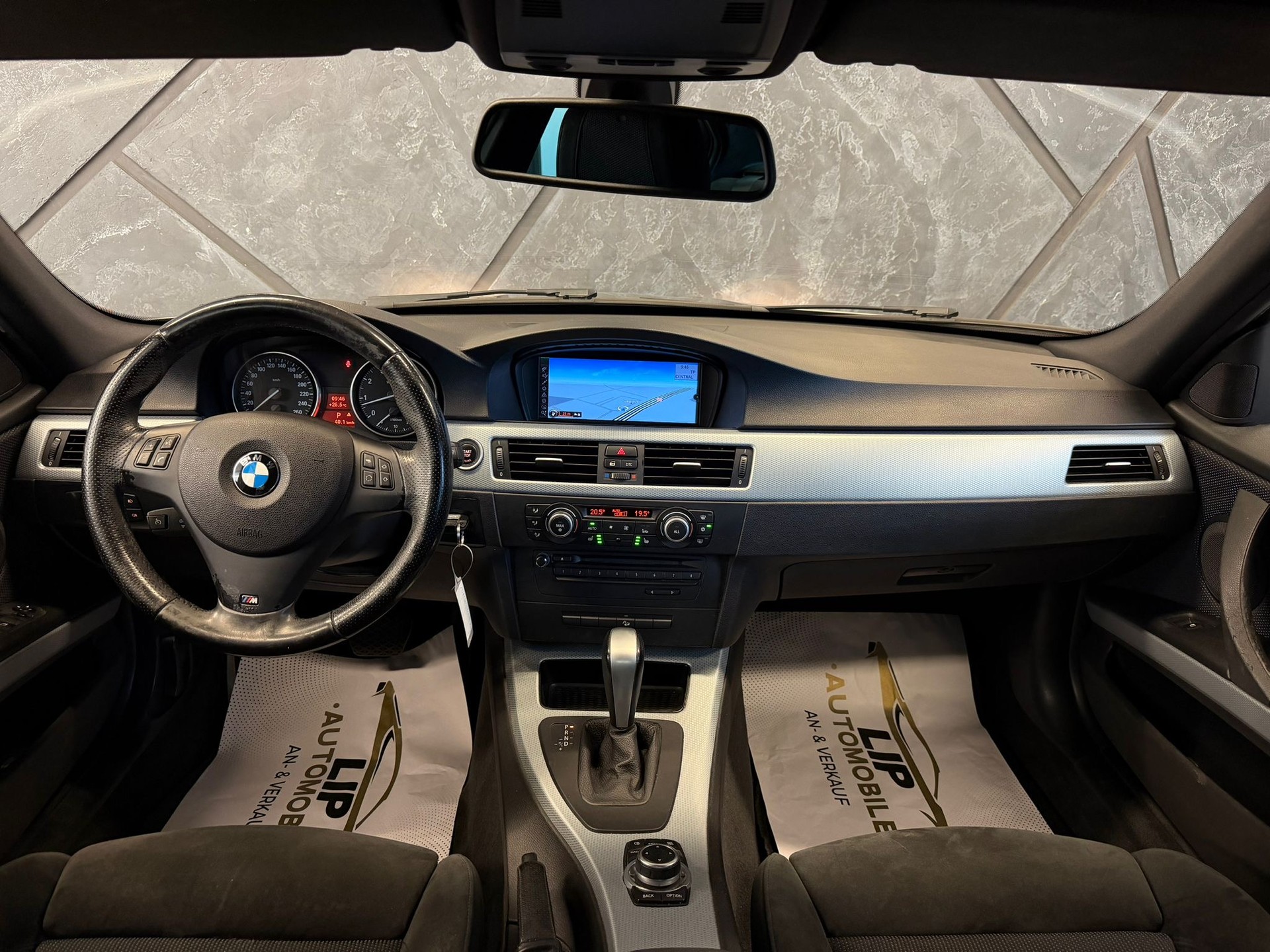 BMW 325i x-Drive Steptronic-image-8