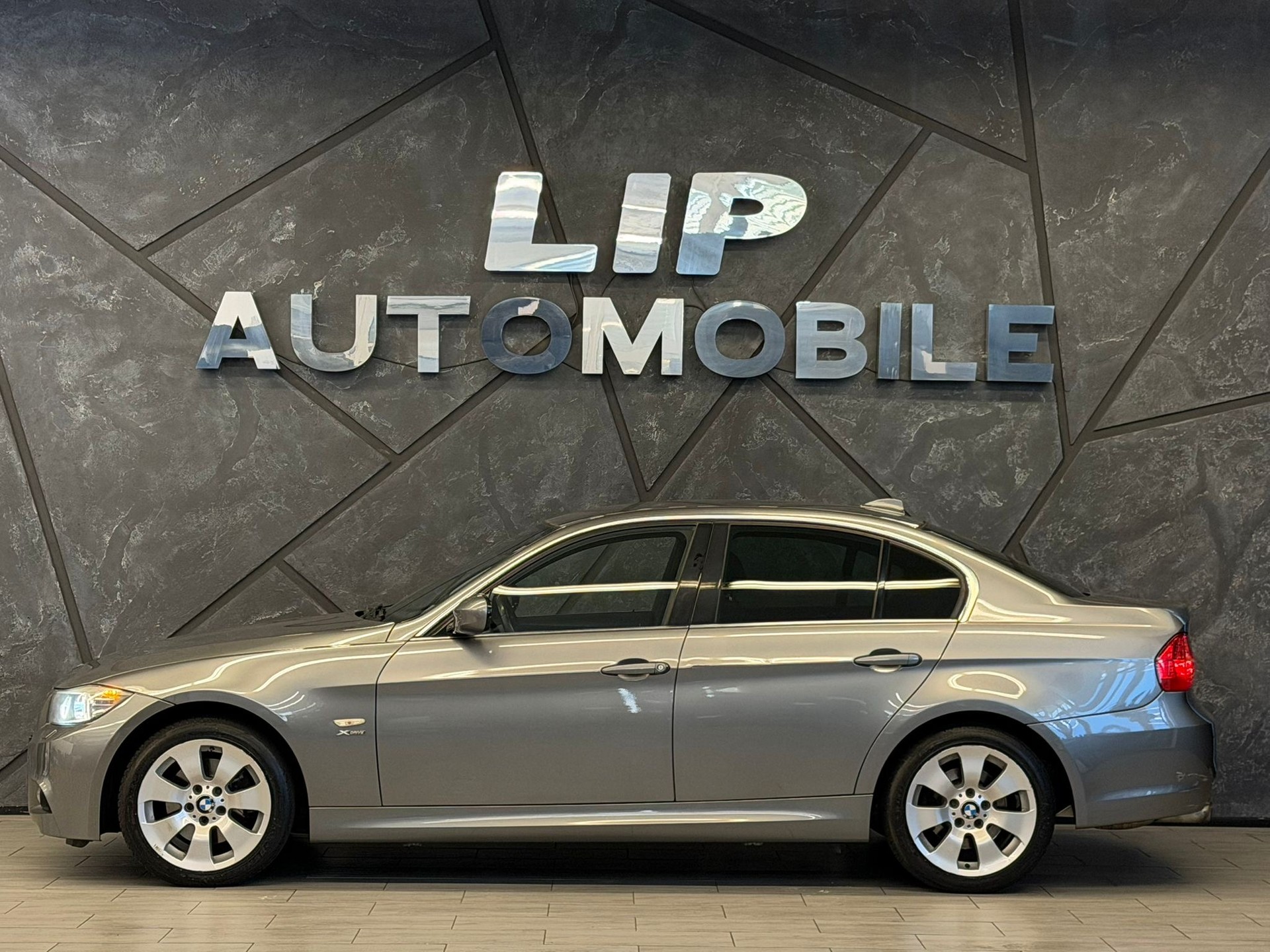 BMW 325i x-Drive Steptronic-image-4