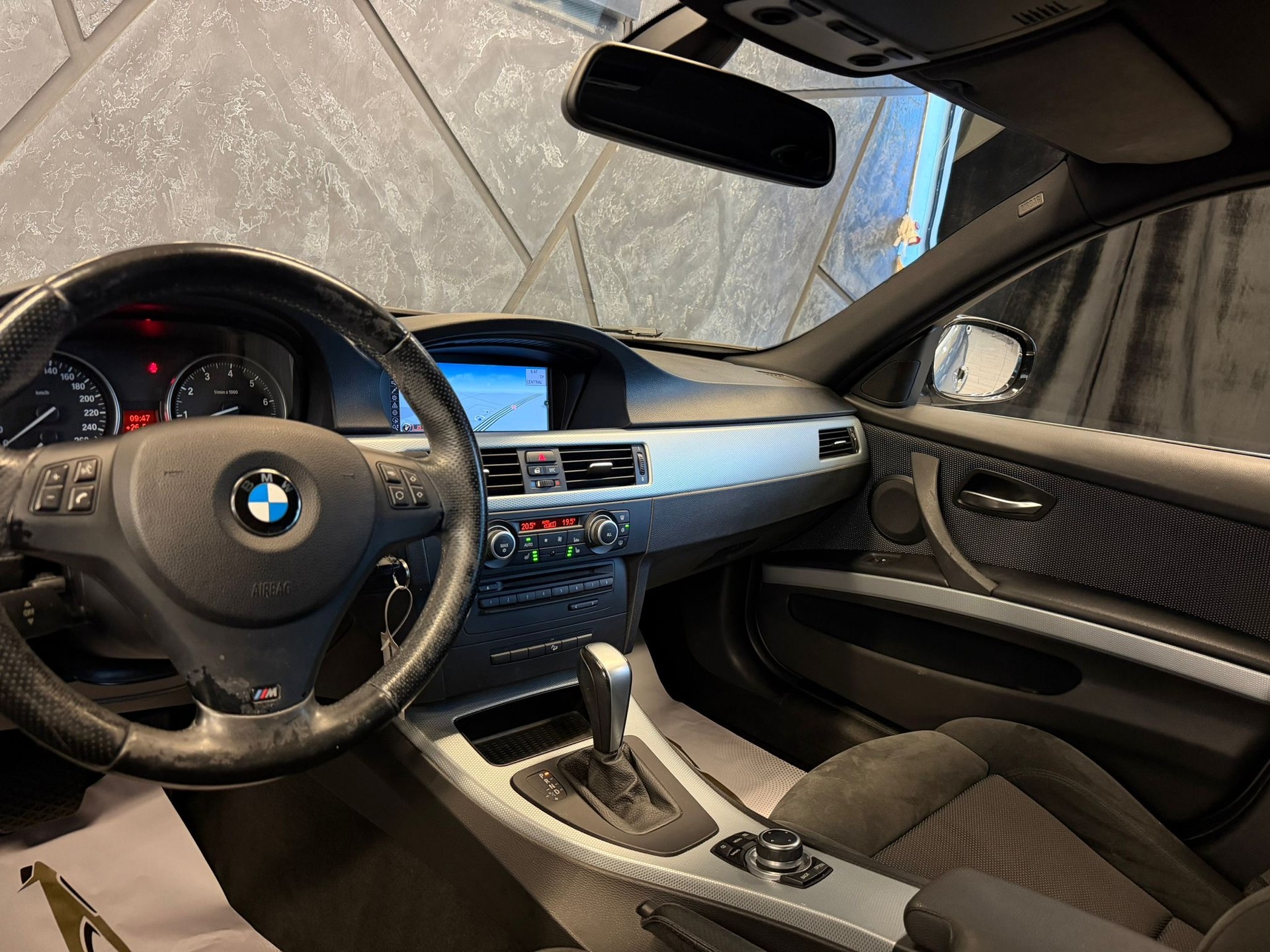 BMW 325i x-Drive Steptronic-image-9