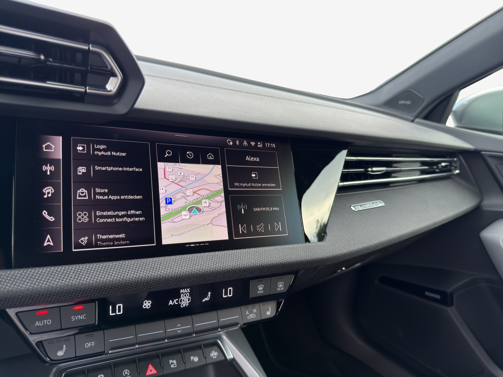 AUDI S3 Sportback TFSI quattro S-tronic-image-10