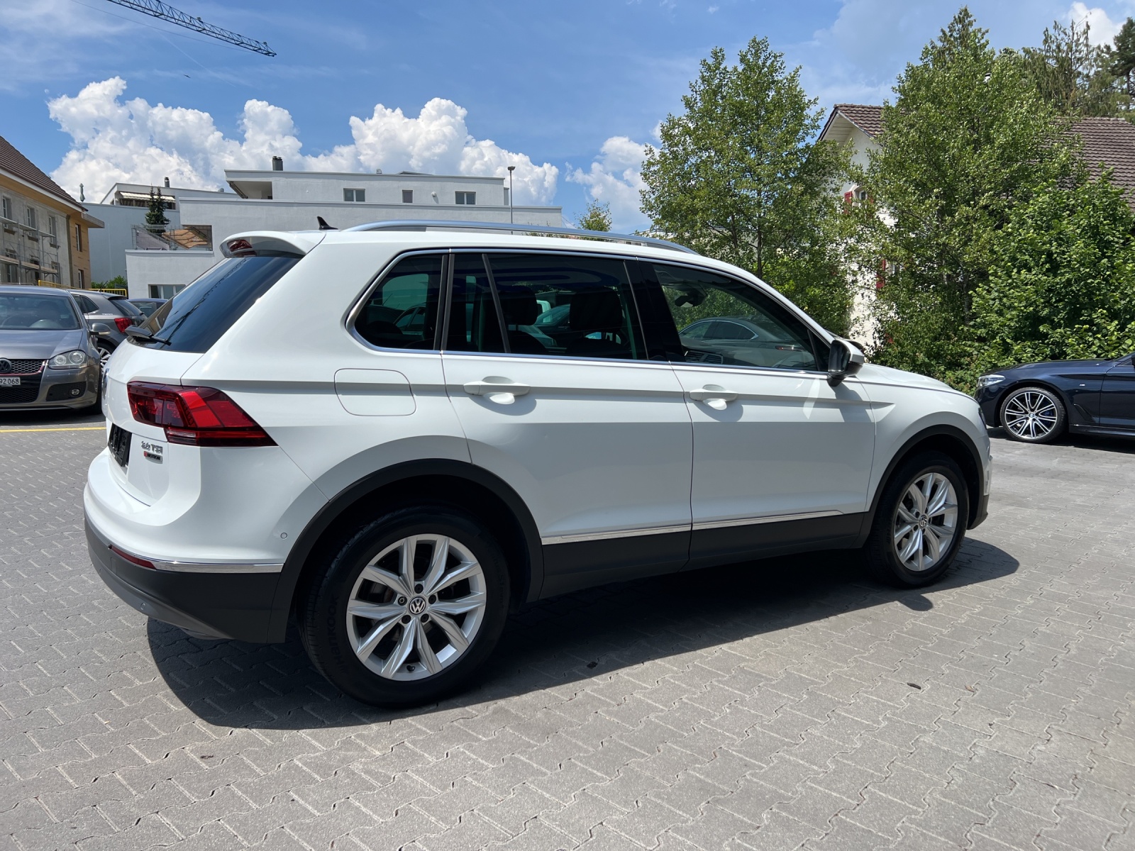 VW Tiguan 2.0TSI Highline 4Motion DSG-image-3