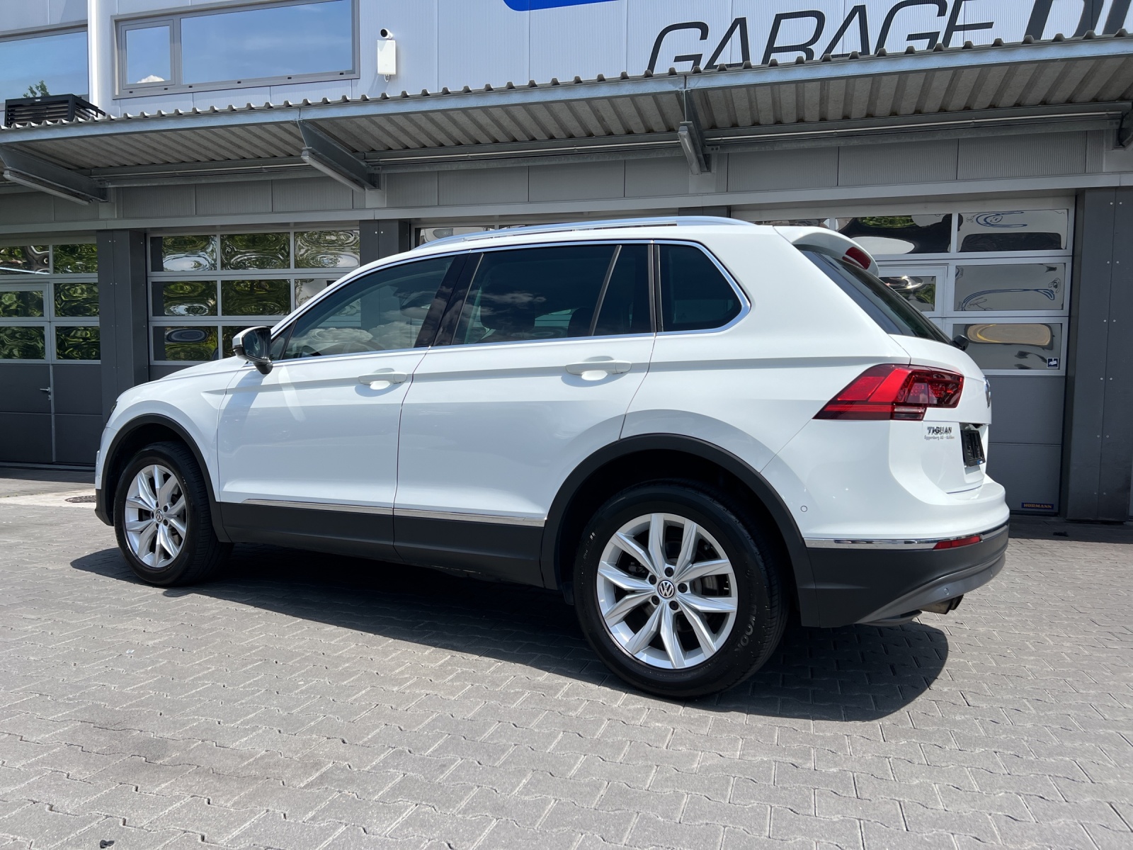 VW Tiguan 2.0TSI Highline 4Motion DSG-image-2
