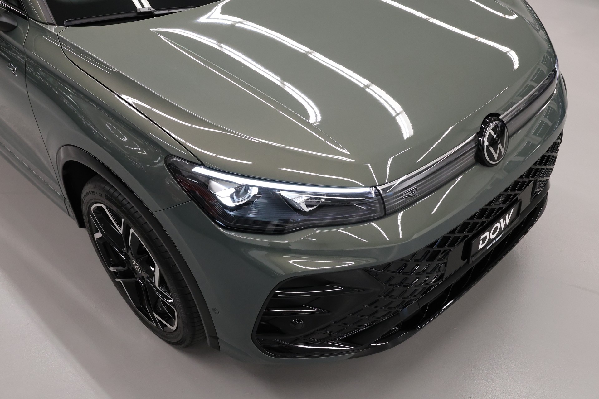 VW Tiguan 2.0 TDI SCR R-Line DSG 4motion-image-5