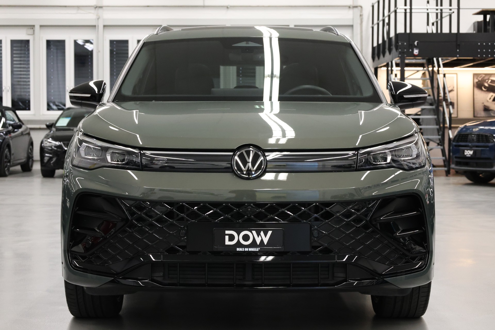 VW Tiguan 2.0 TDI SCR R-Line DSG 4motion-showroom-element-3