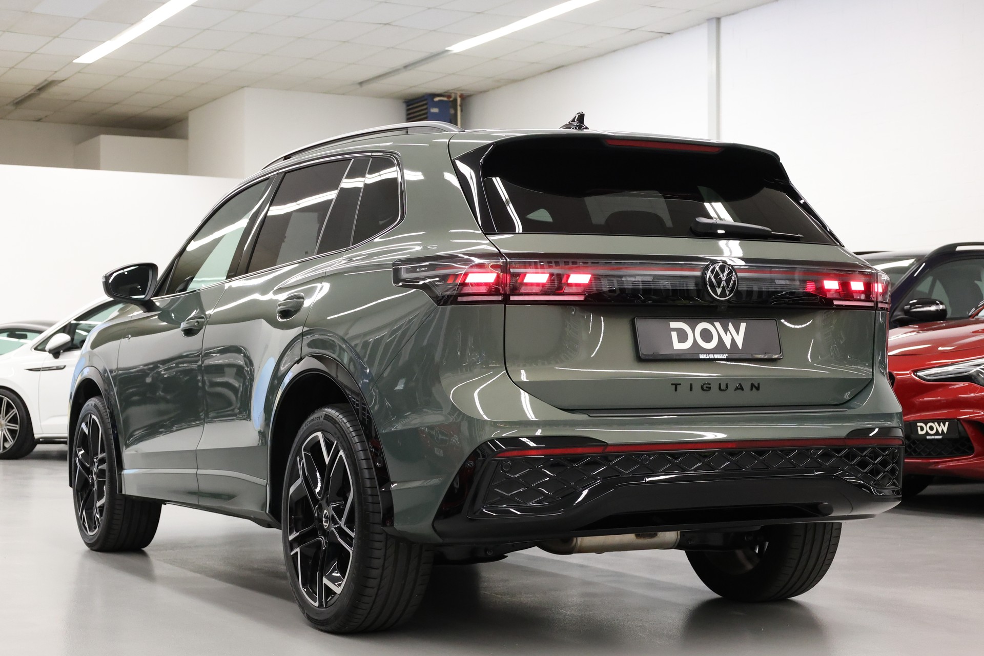VW Tiguan 2.0 TDI SCR R-Line DSG 4motion-image-7