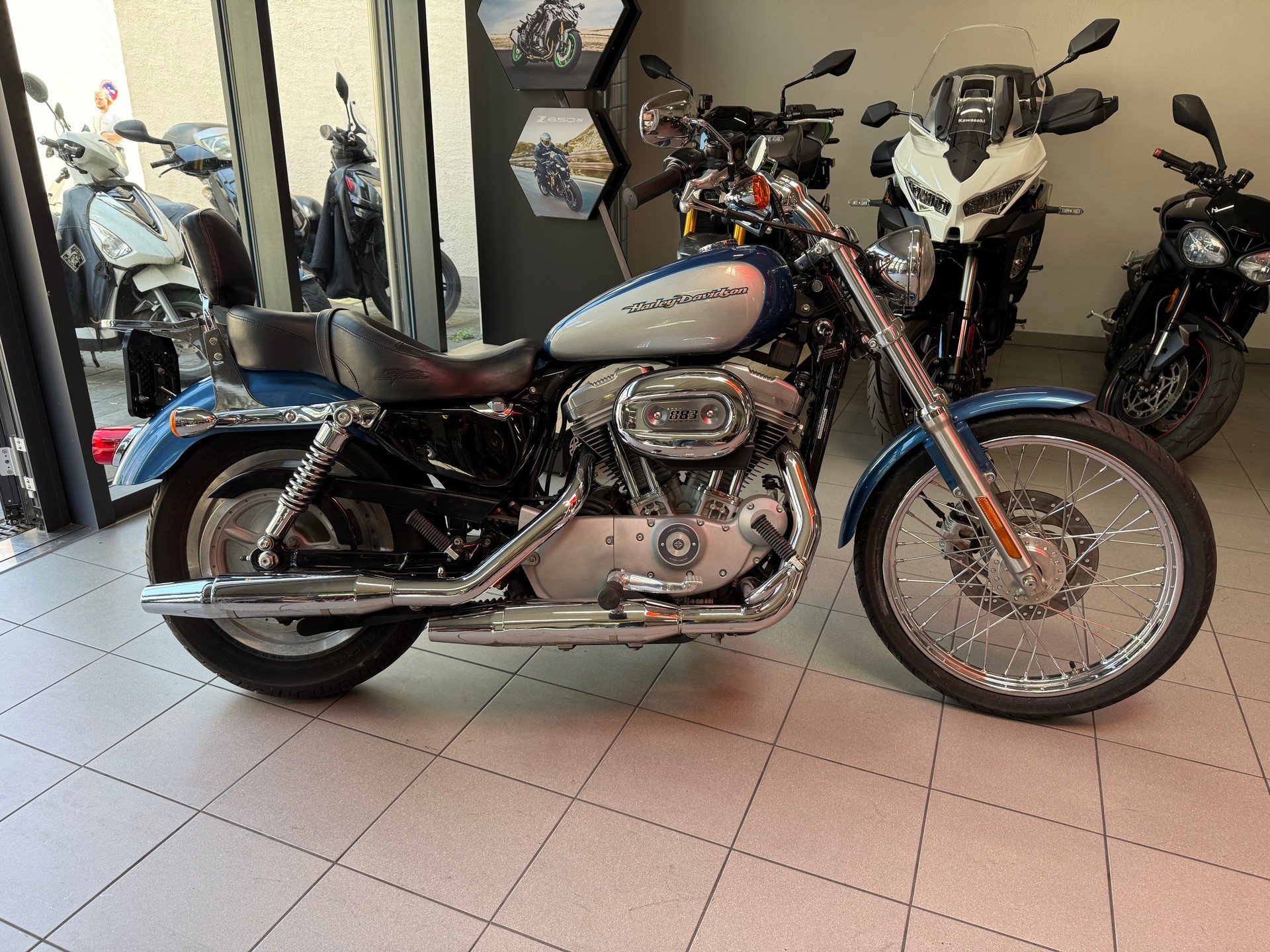 HARLEY-DAVIDSON XL 883 C Sportster Custom