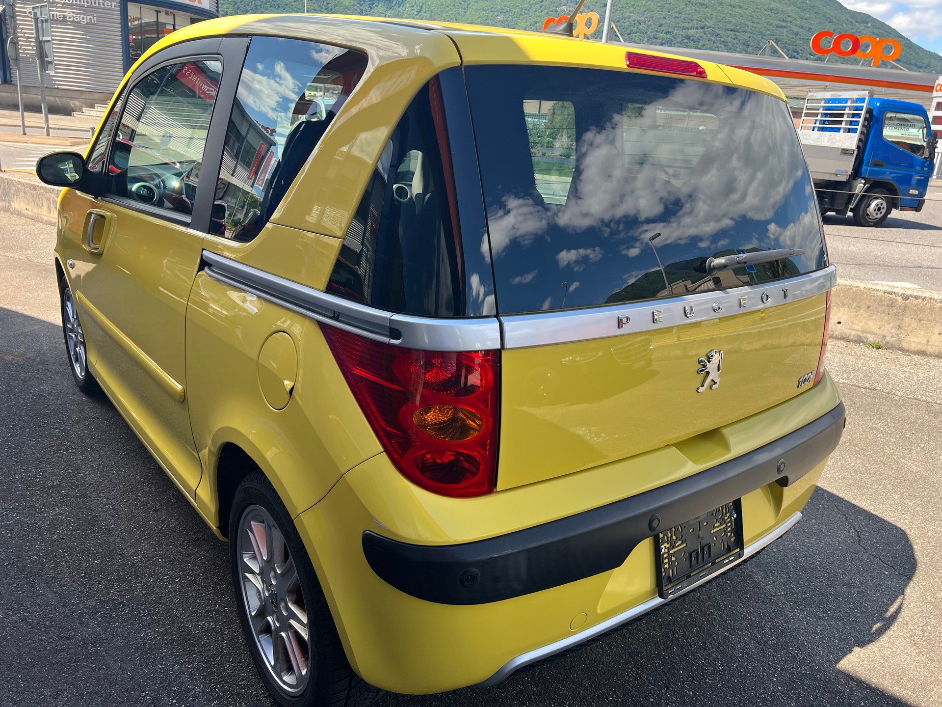 PEUGEOT 1007 1.6 Trendy 2-Tronic-image-3