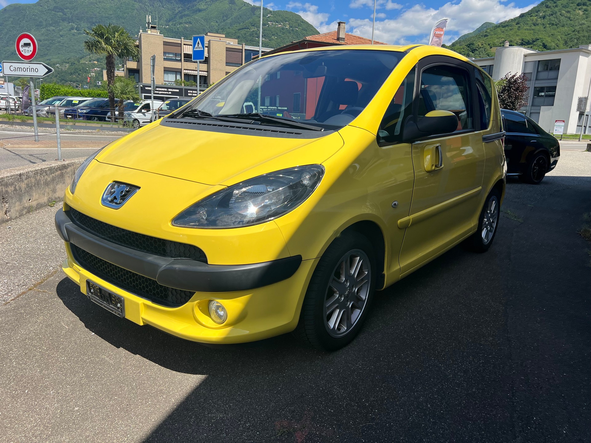 PEUGEOT 1007 1.6 Trendy 2-Tronic-image-0