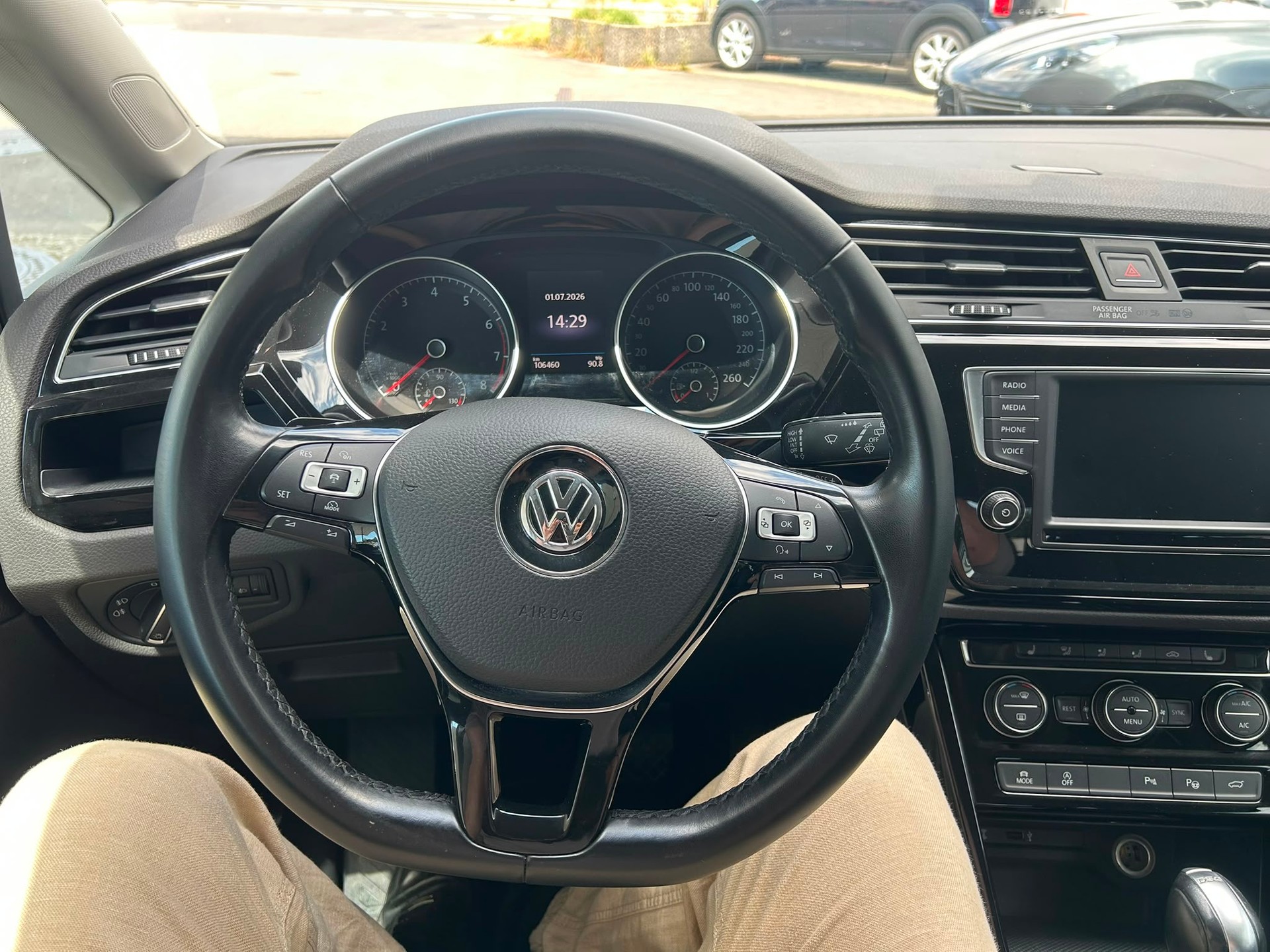 VW Touran 1.4 TSI BlueMotion Technology Highline DSG-image-8
