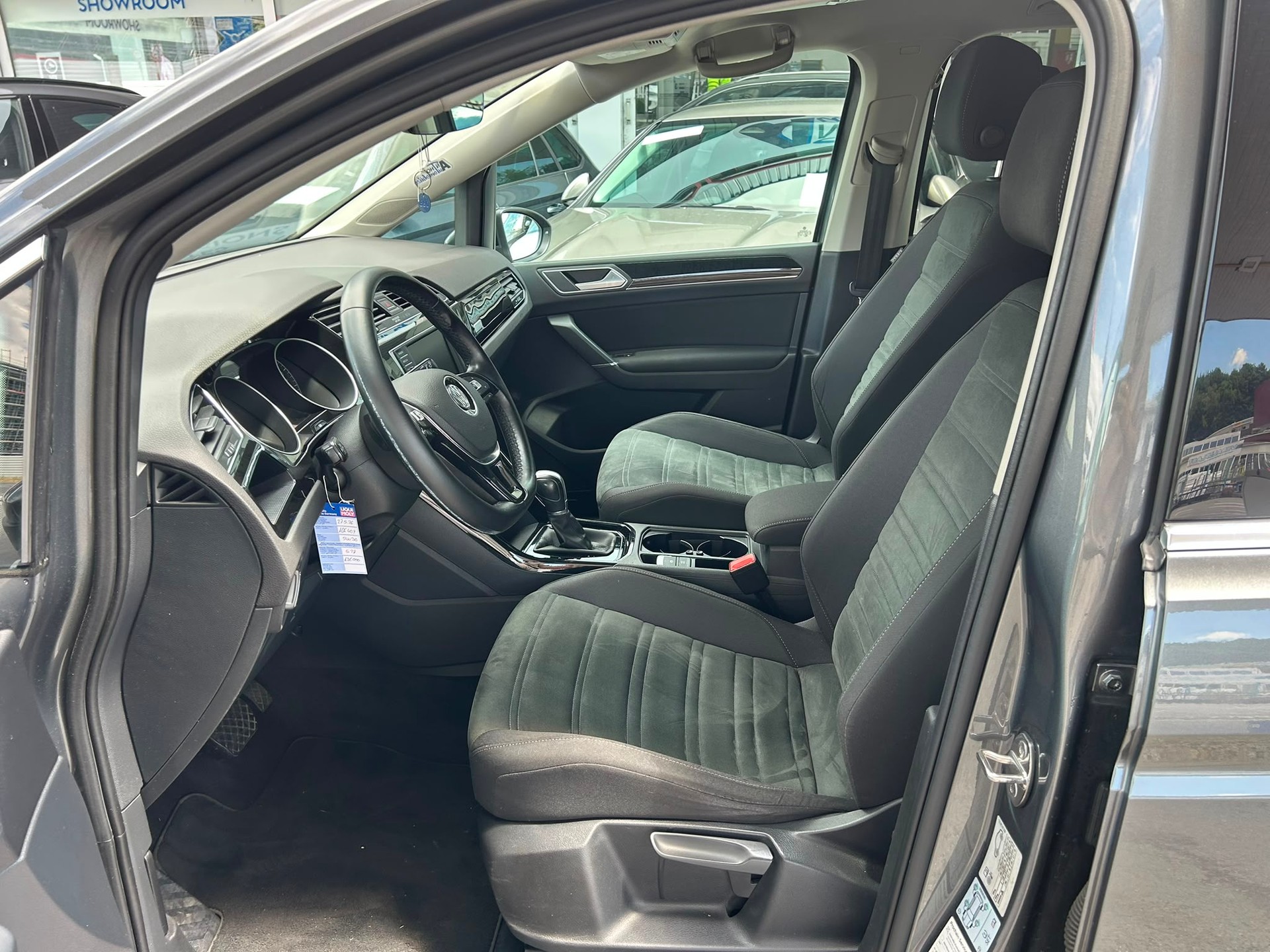 VW Touran 1.4 TSI BlueMotion Technology Highline DSG-image-7