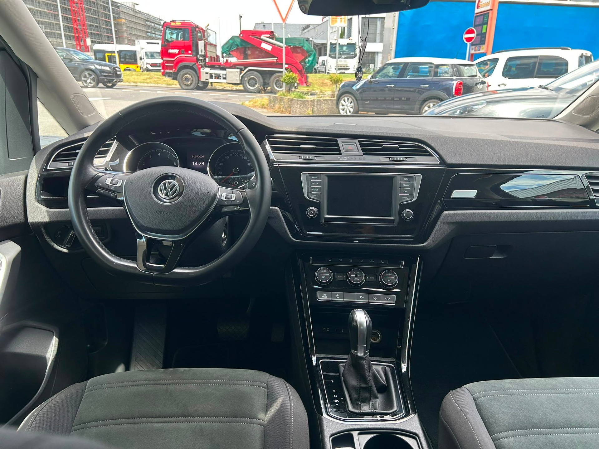 VW Touran 1.4 TSI BlueMotion Technology Highline DSG-image-6