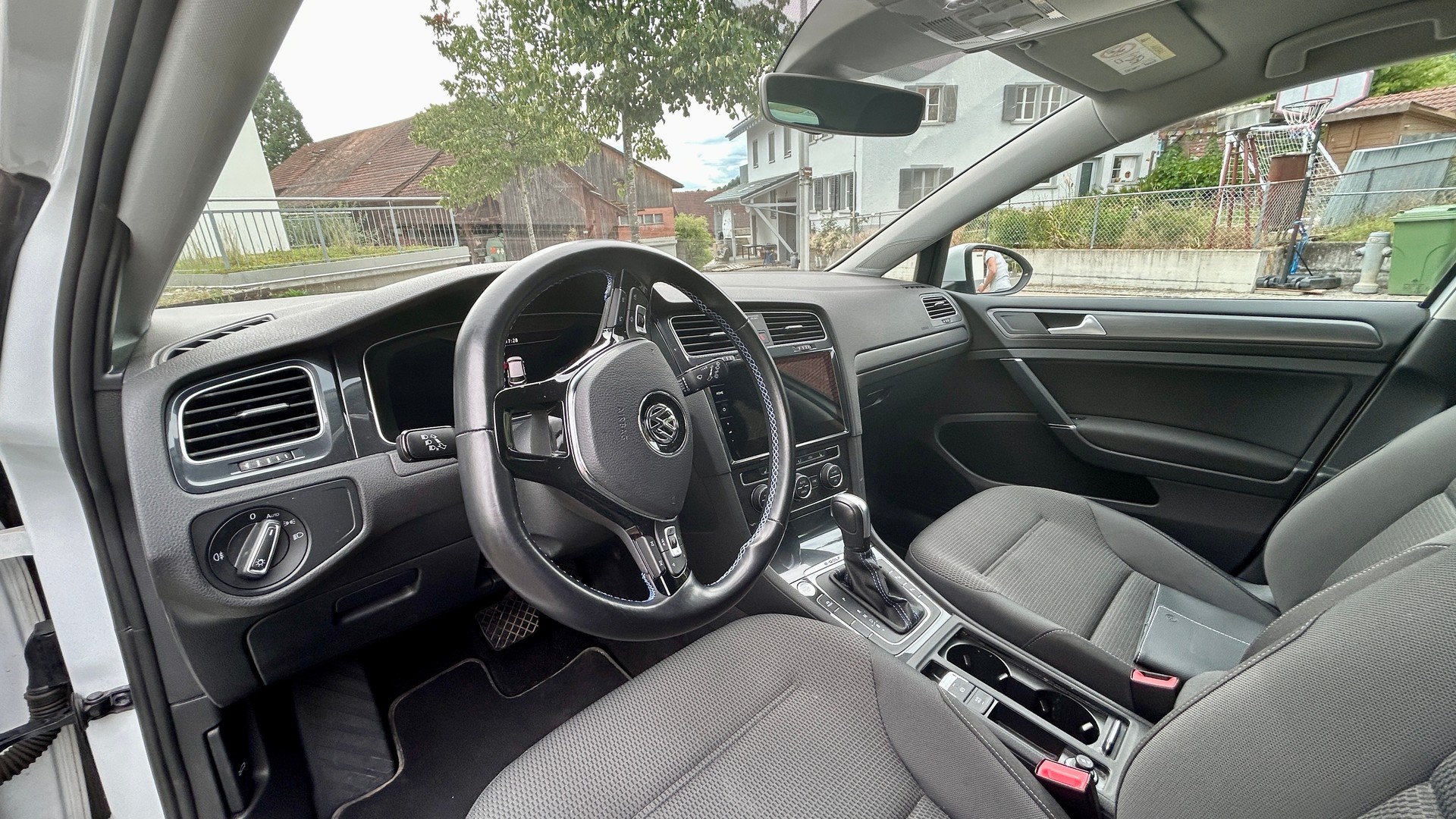 VW e-image-5
