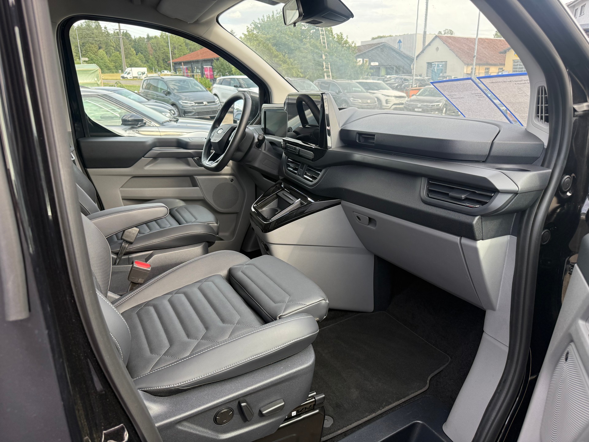 FORD Tourneo Bus 320 L1H1 TitaniumX Automat-image-9