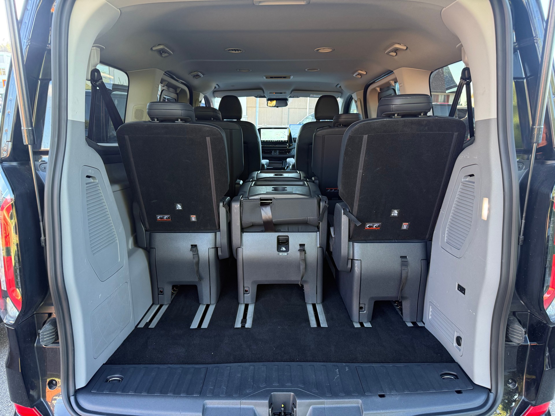 FORD Tourneo Bus 320 L1H1 TitaniumX Automat-image-6
