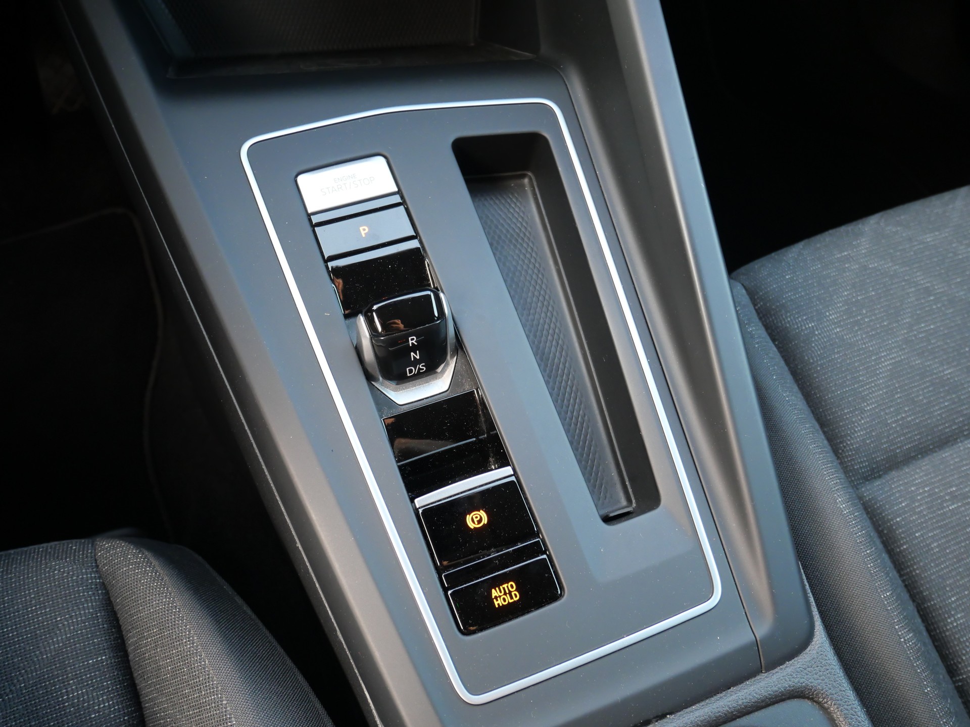 VW Golf 1.5 e TSI ACT Selection DSG *CH-Auslieferung, Head-Up Display*-image-14