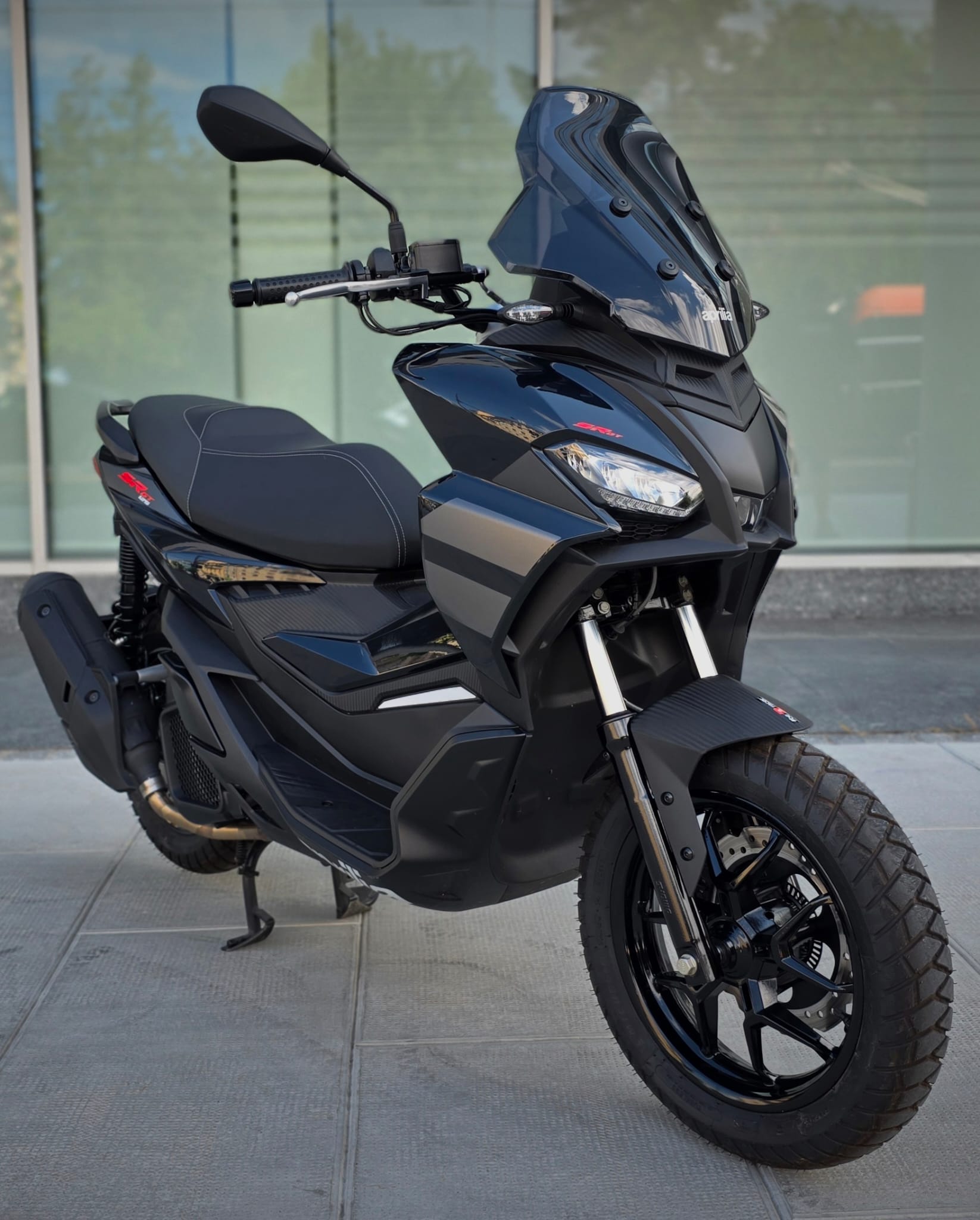 APRILIA SR 125 GT ABS E5+-showroom-element-2