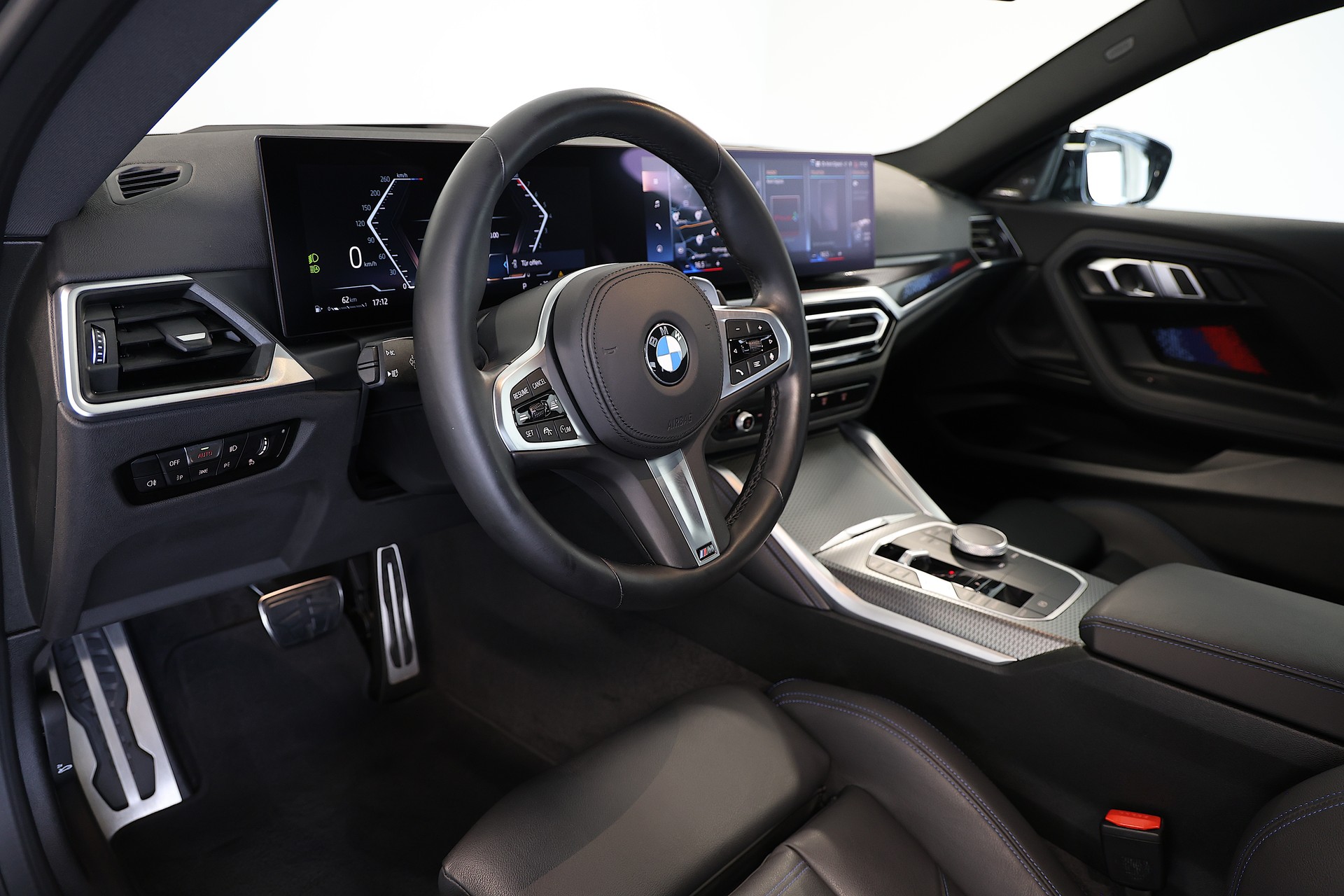 BMW M240i xDrive M Sport Pro Steptronic-image-9