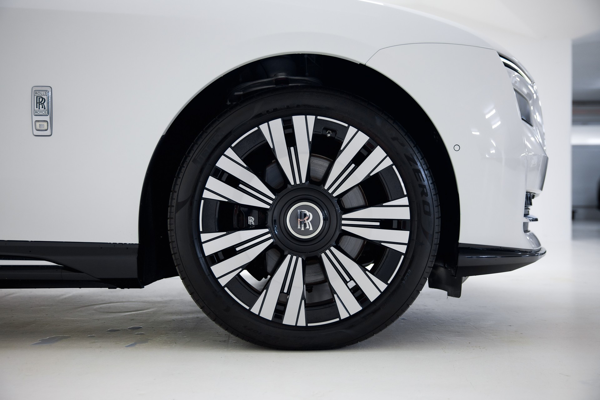 ROLLS-ROYCE Spectre 102kWh-image-13