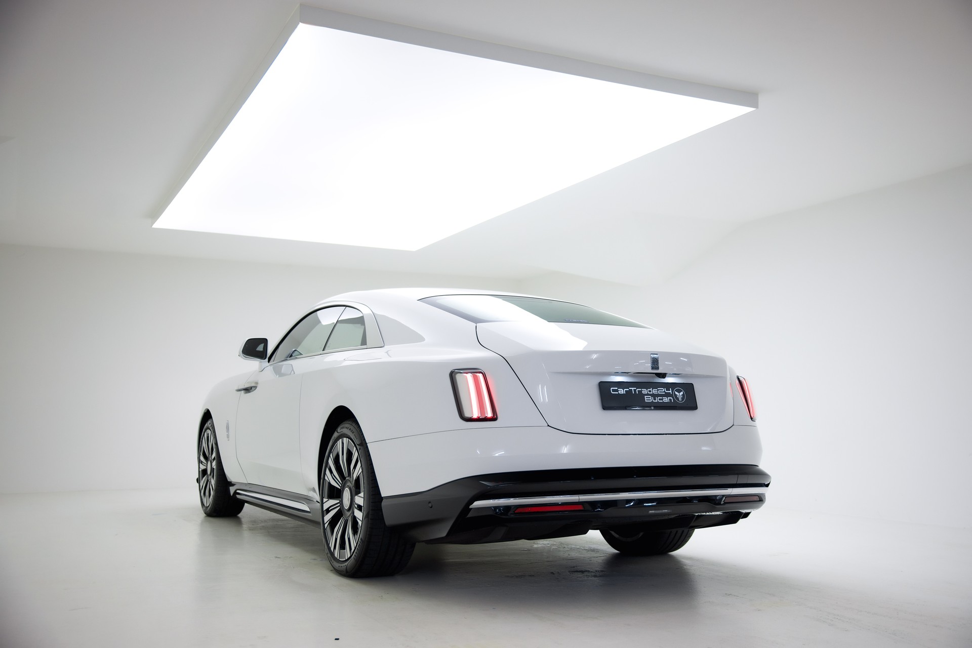 ROLLS-ROYCE Spectre 102kWh-image-9