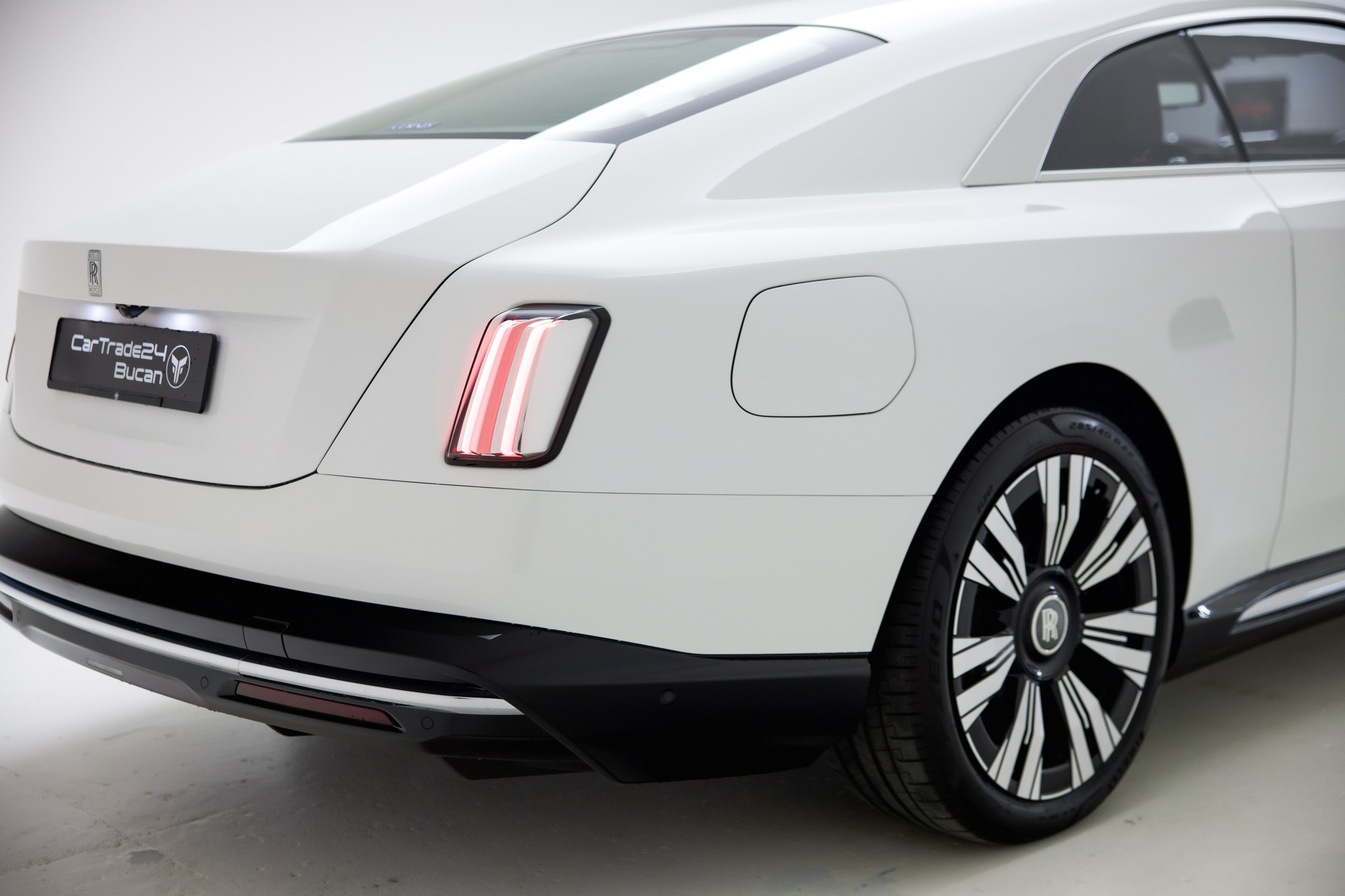 ROLLS-ROYCE Spectre 102kWh-image-15