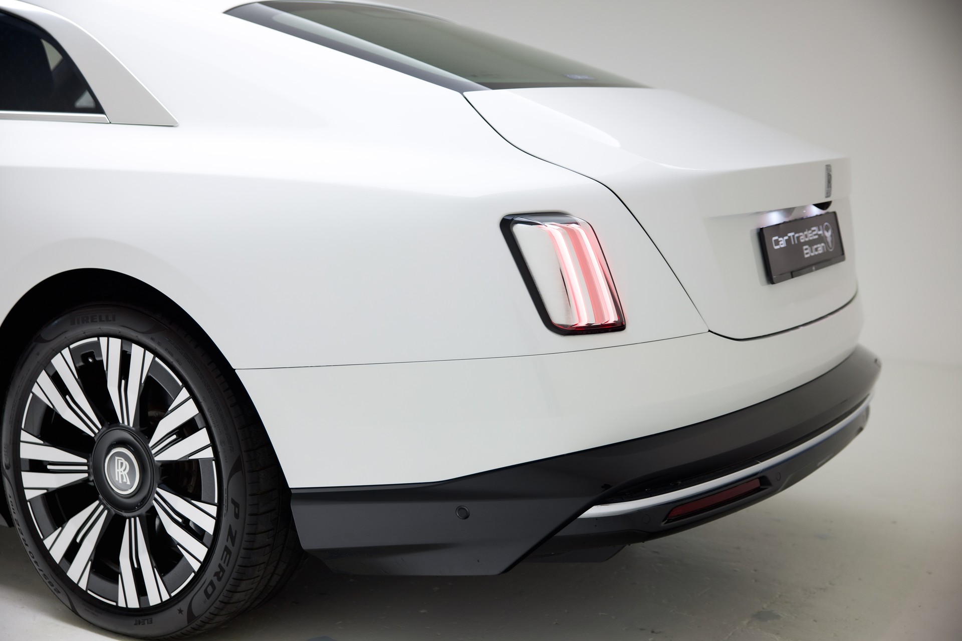 ROLLS-ROYCE Spectre 102kWh-image-16