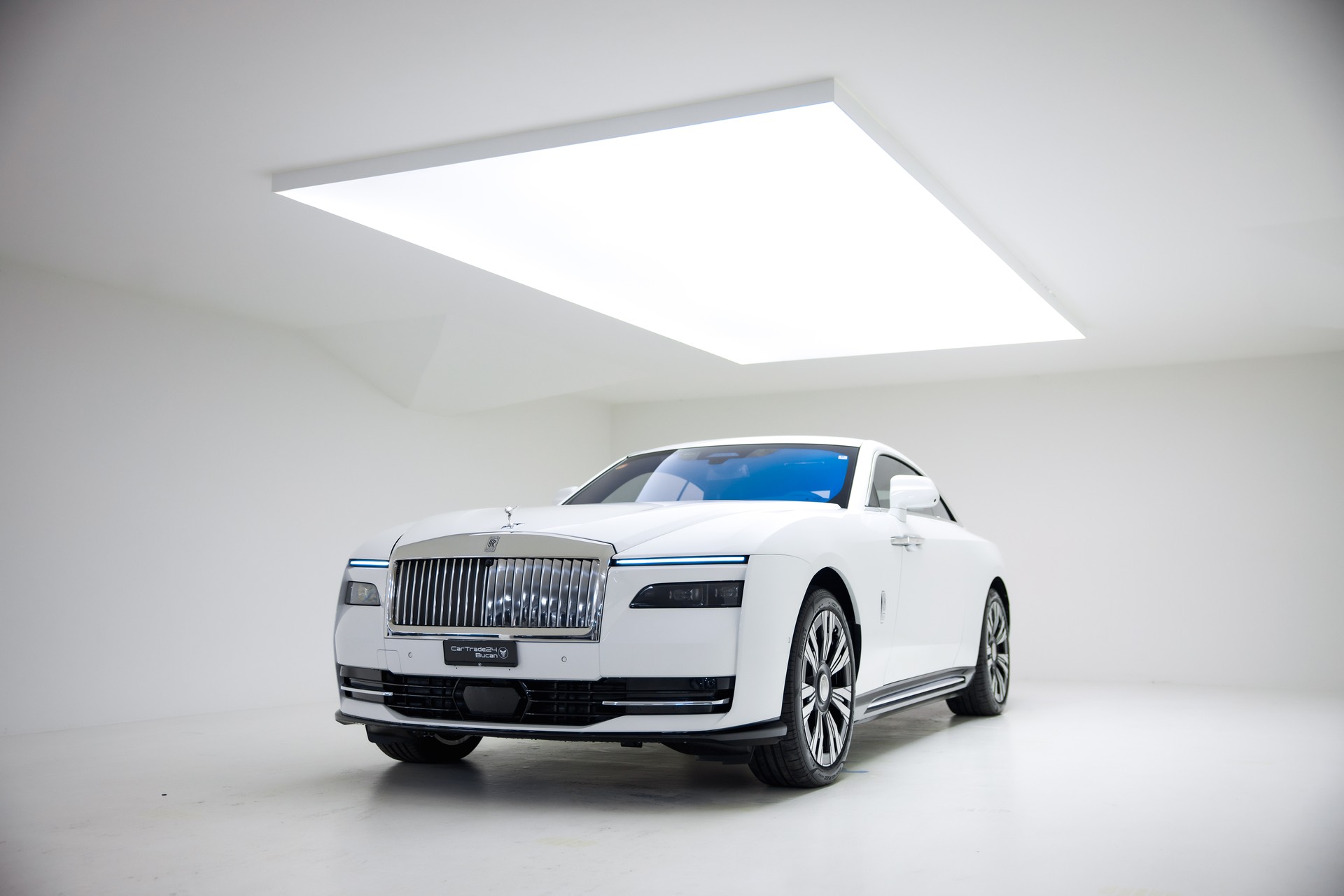 ROLLS-ROYCE Spectre 102kWh-image-3