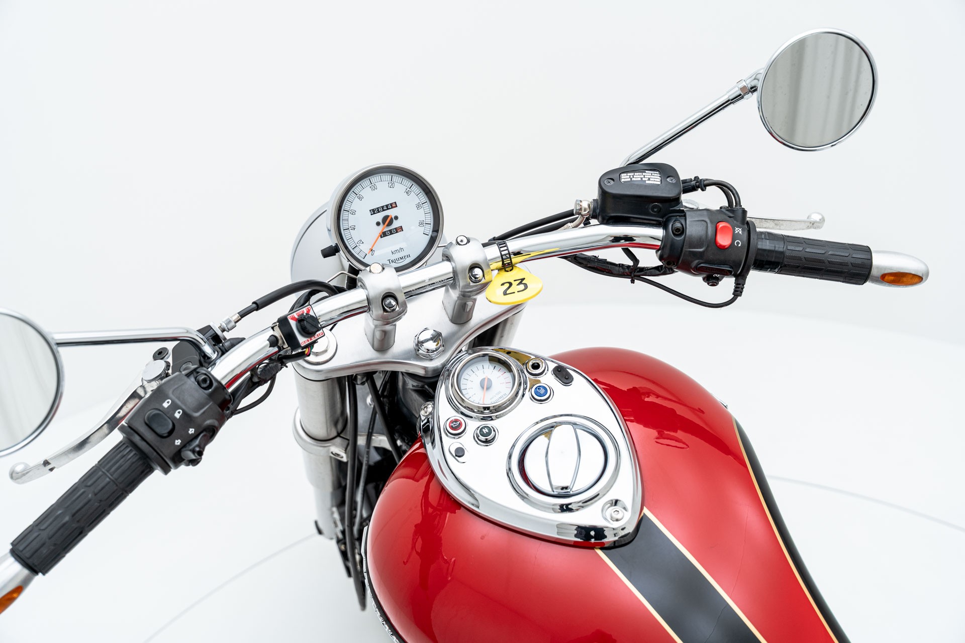 TRIUMPH Speedmaster 900-image-7
