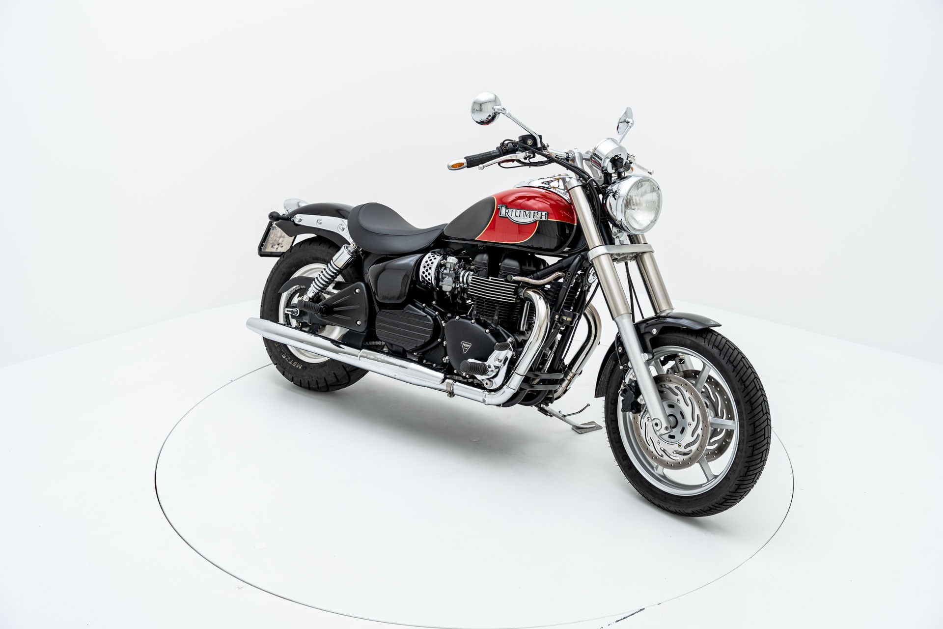 TRIUMPH Speedmaster 900-showroom-element-1