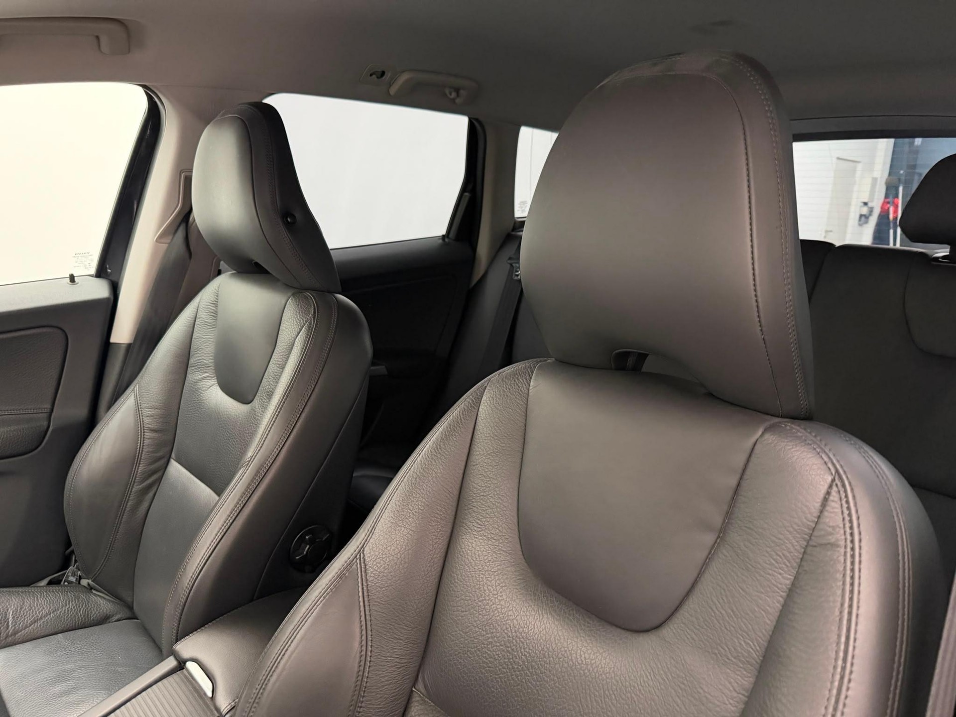 VOLVO XC60 2.4 D5 Summum AWD-image-14