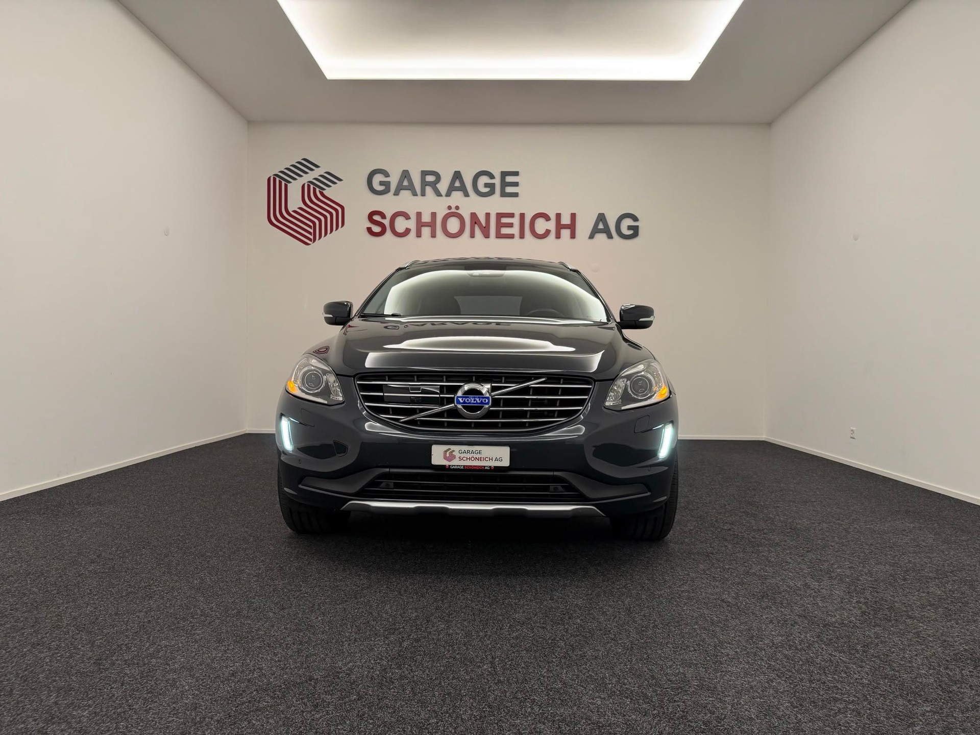 VOLVO XC60 2.4 D5 Summum AWD-image-1