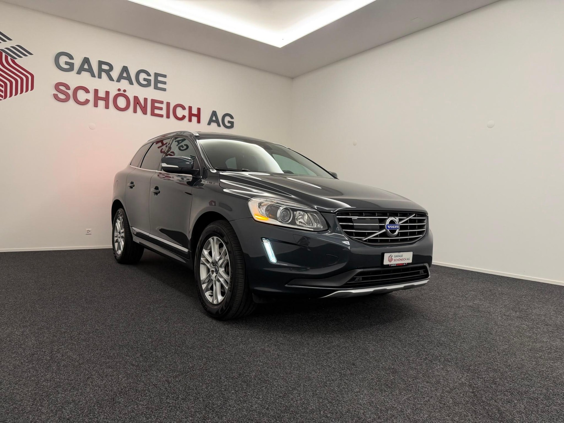 VOLVO XC60 2.4 D5 Summum AWD-image-2