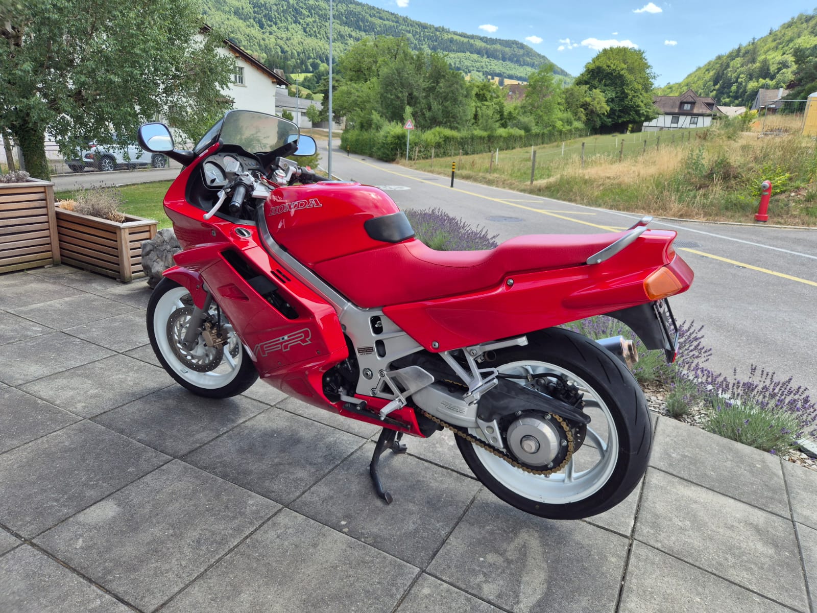 HONDA VFR 750 F L-image-1