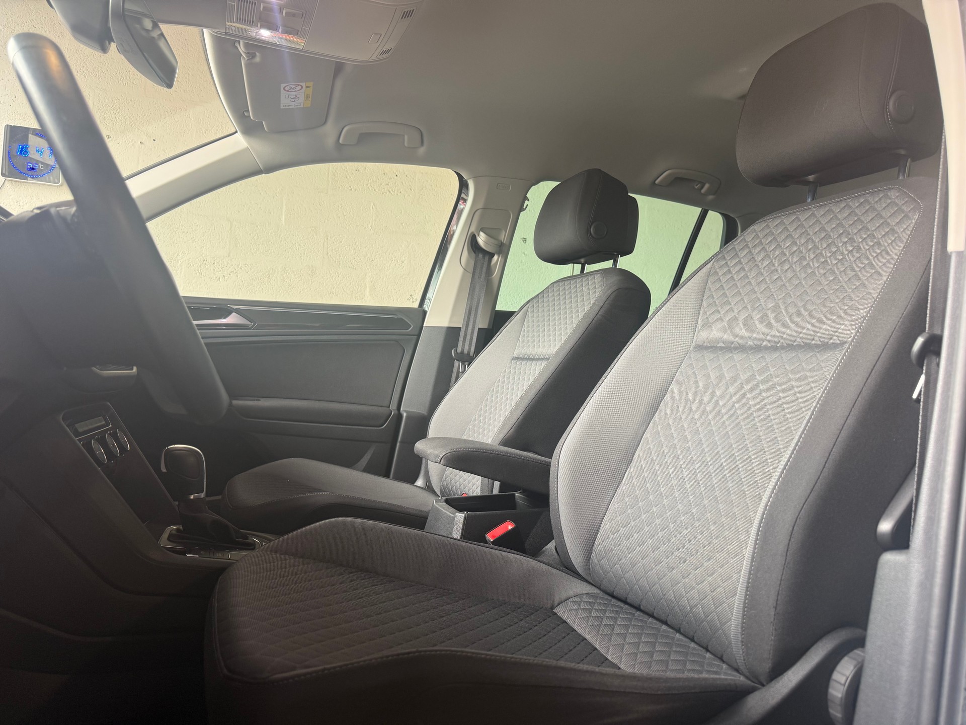 VW Tiguan 2.0 TDI SCR Comfortline 4Motion DSG-image-9