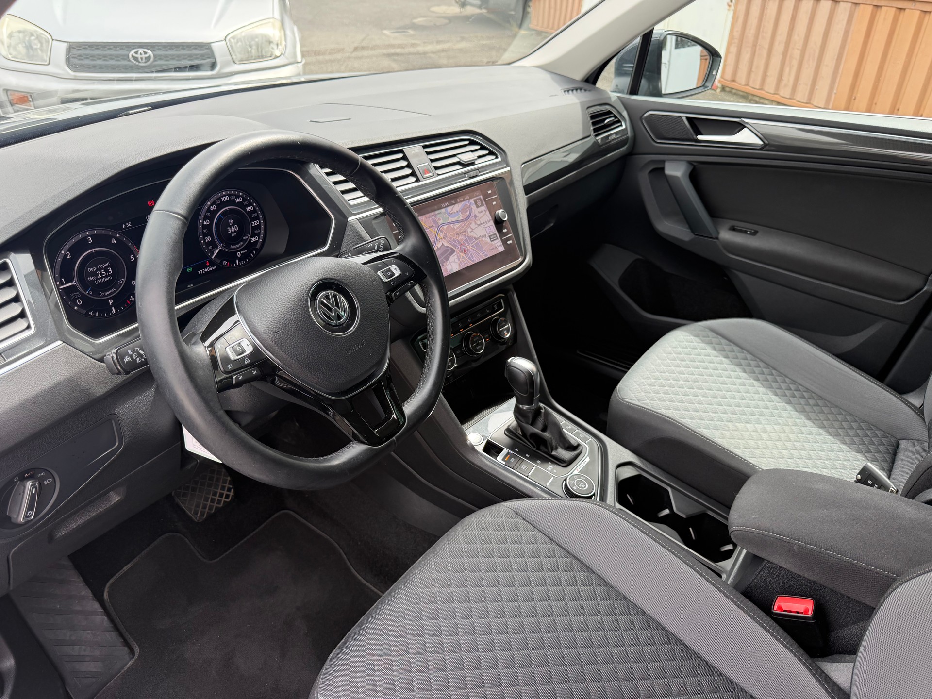 VW Tiguan 2.0 TDI SCR Comfortline 4Motion DSG-image-4