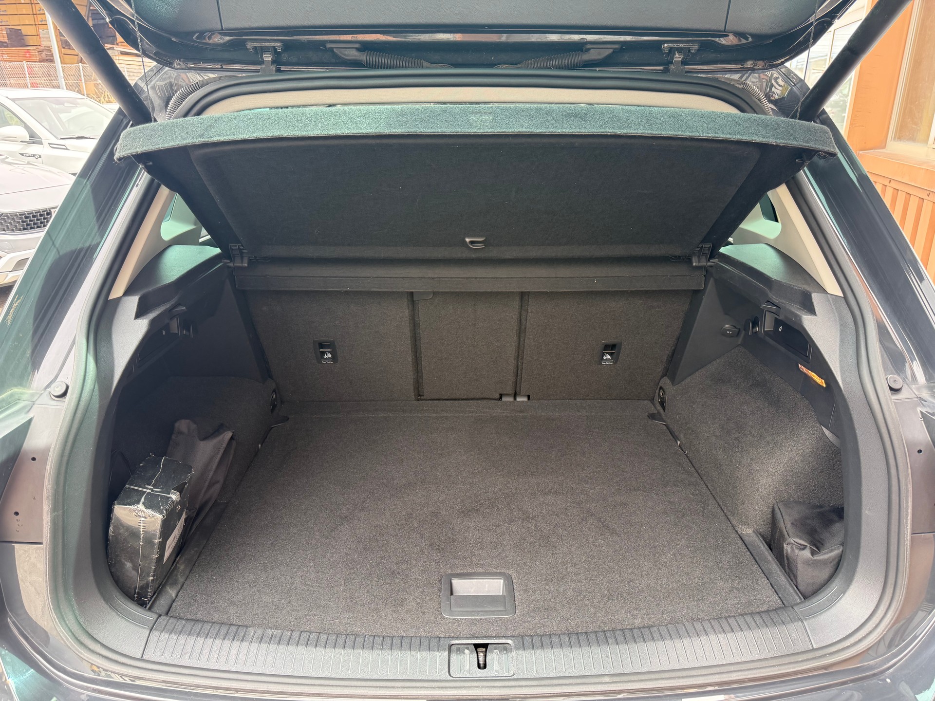 VW Tiguan 2.0 TDI SCR Comfortline 4Motion DSG-image-5
