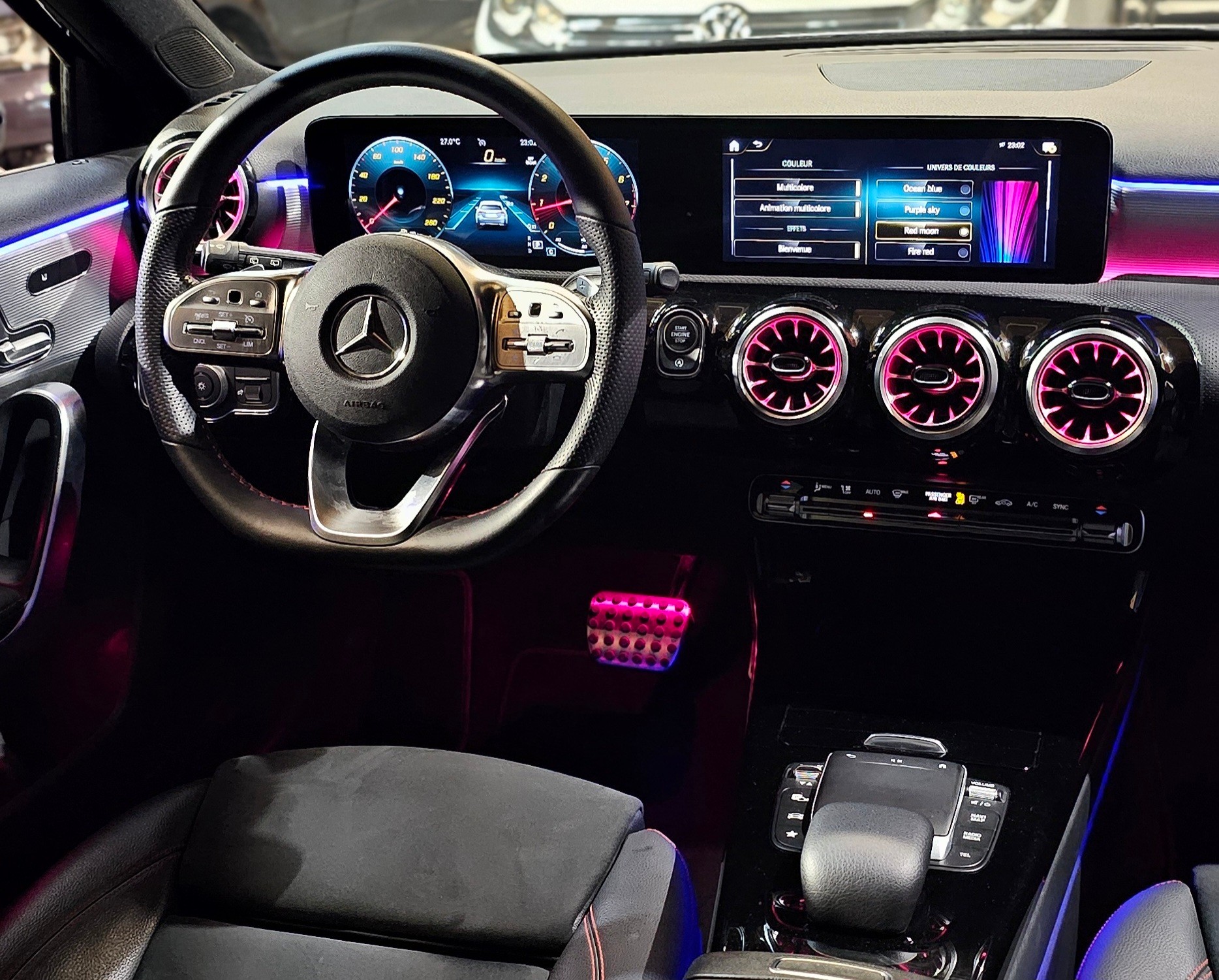 MERCEDES-BENZ A 200 AMG Line 7G-DCT-image-19