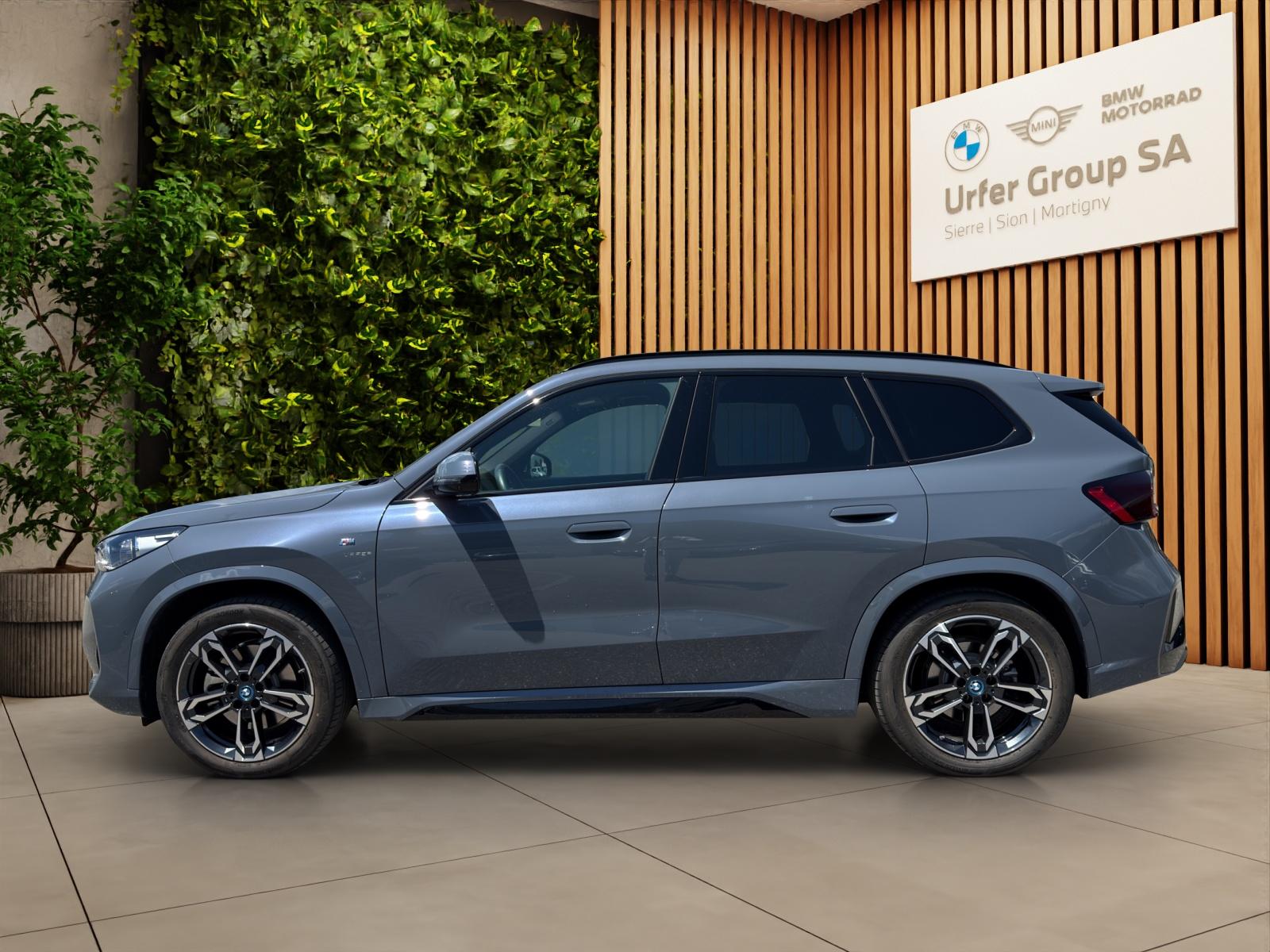 BMW iX1 xDrive 30 M Sport (CH)-image-2