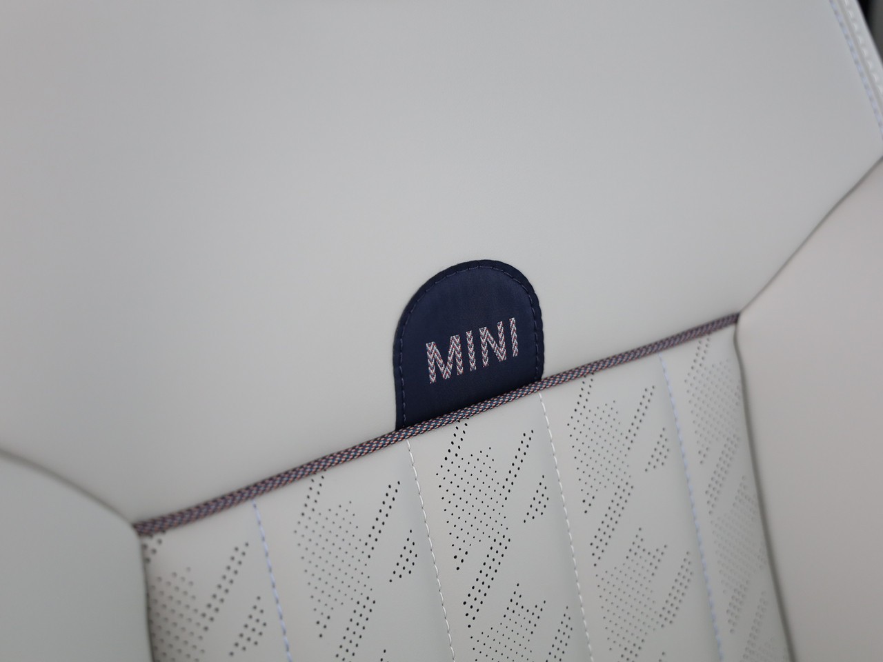 MINI Cooper S Cabriolet DKG-image-15
