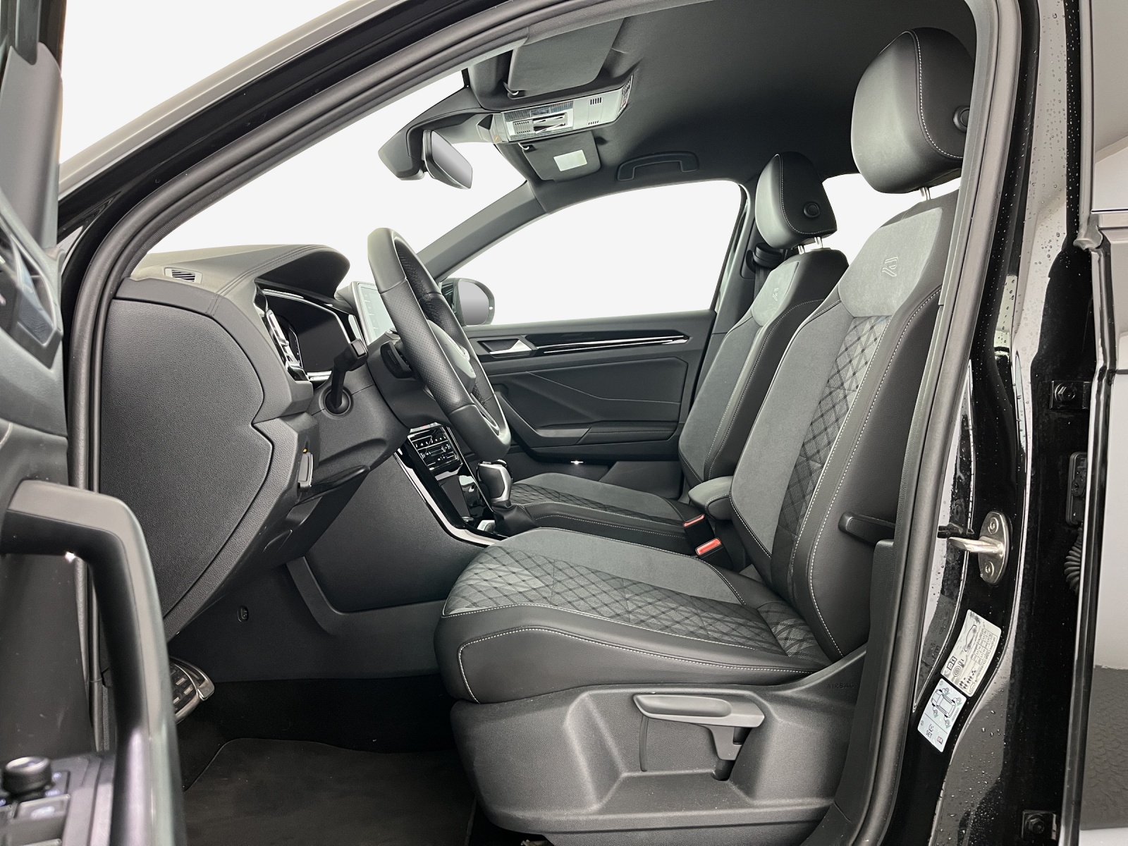 VW T-Roc 2.0 TSI R-Line DSG 4Motion-image-7