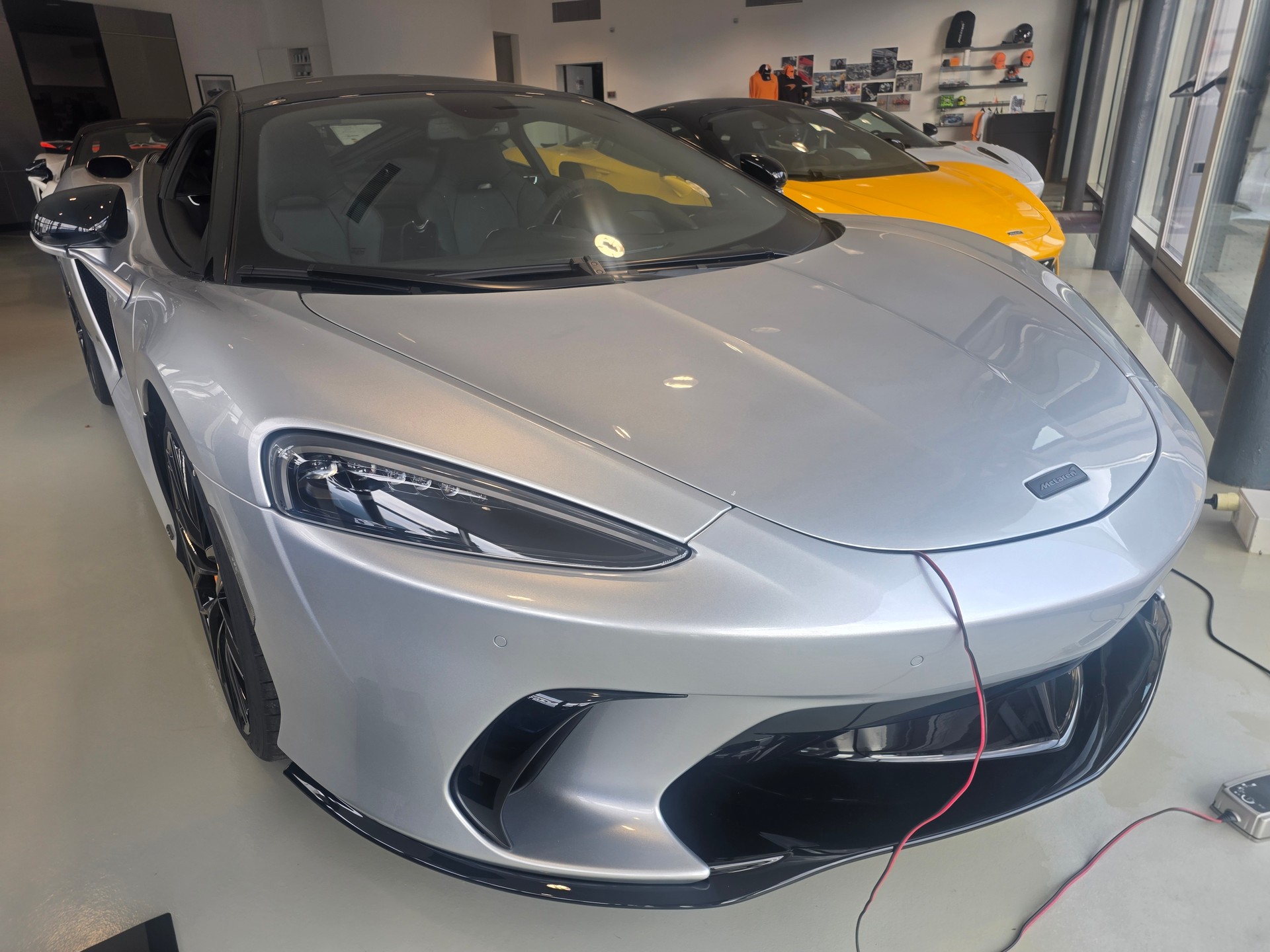 McLAREN New GTS 640cv-image-2
