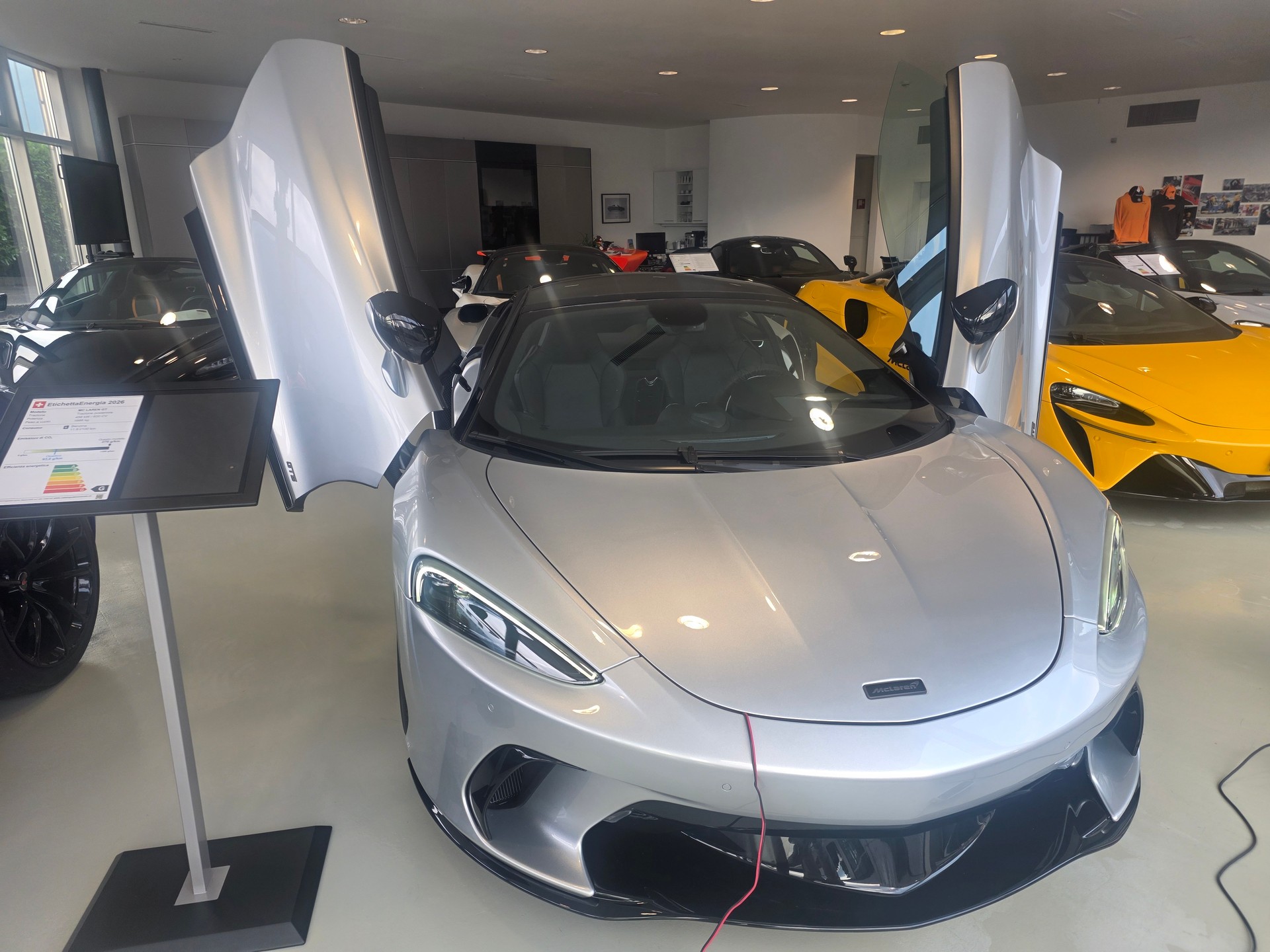 McLAREN New GTS 640cv-image-6
