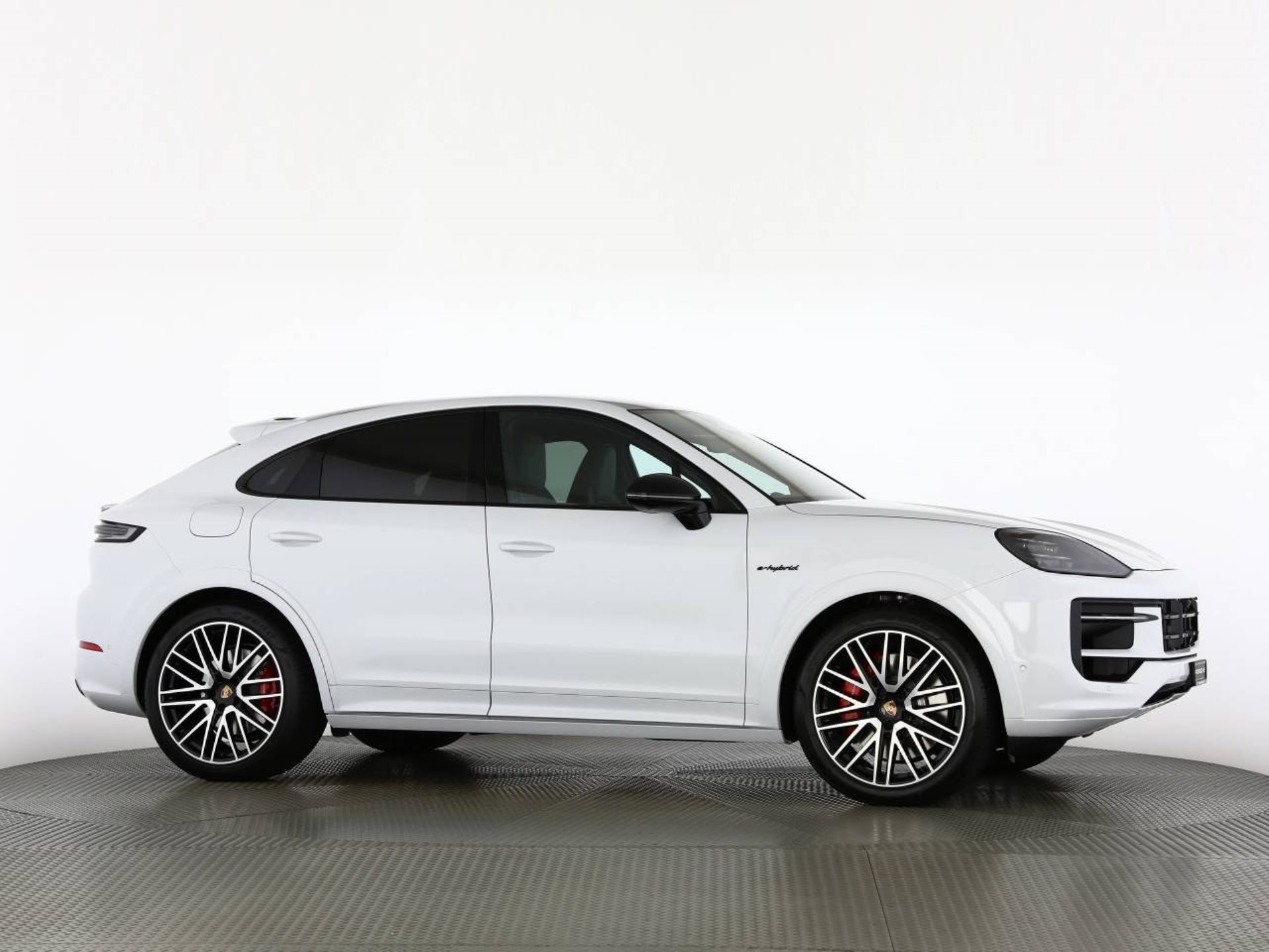PORSCHE Cayenne S E-Hybrid Coupé Black Edition-image-25