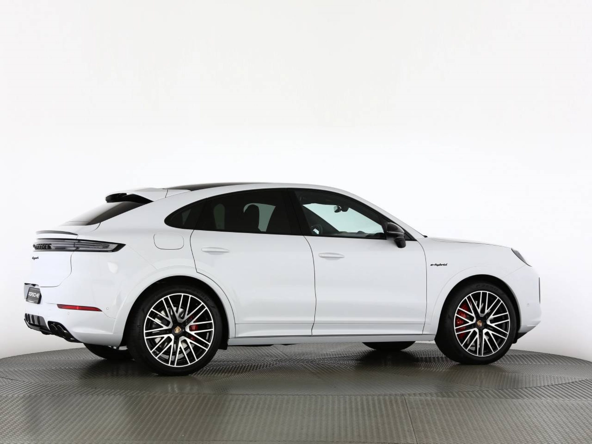 PORSCHE Cayenne S E-Hybrid Coupé Black Edition-image-22