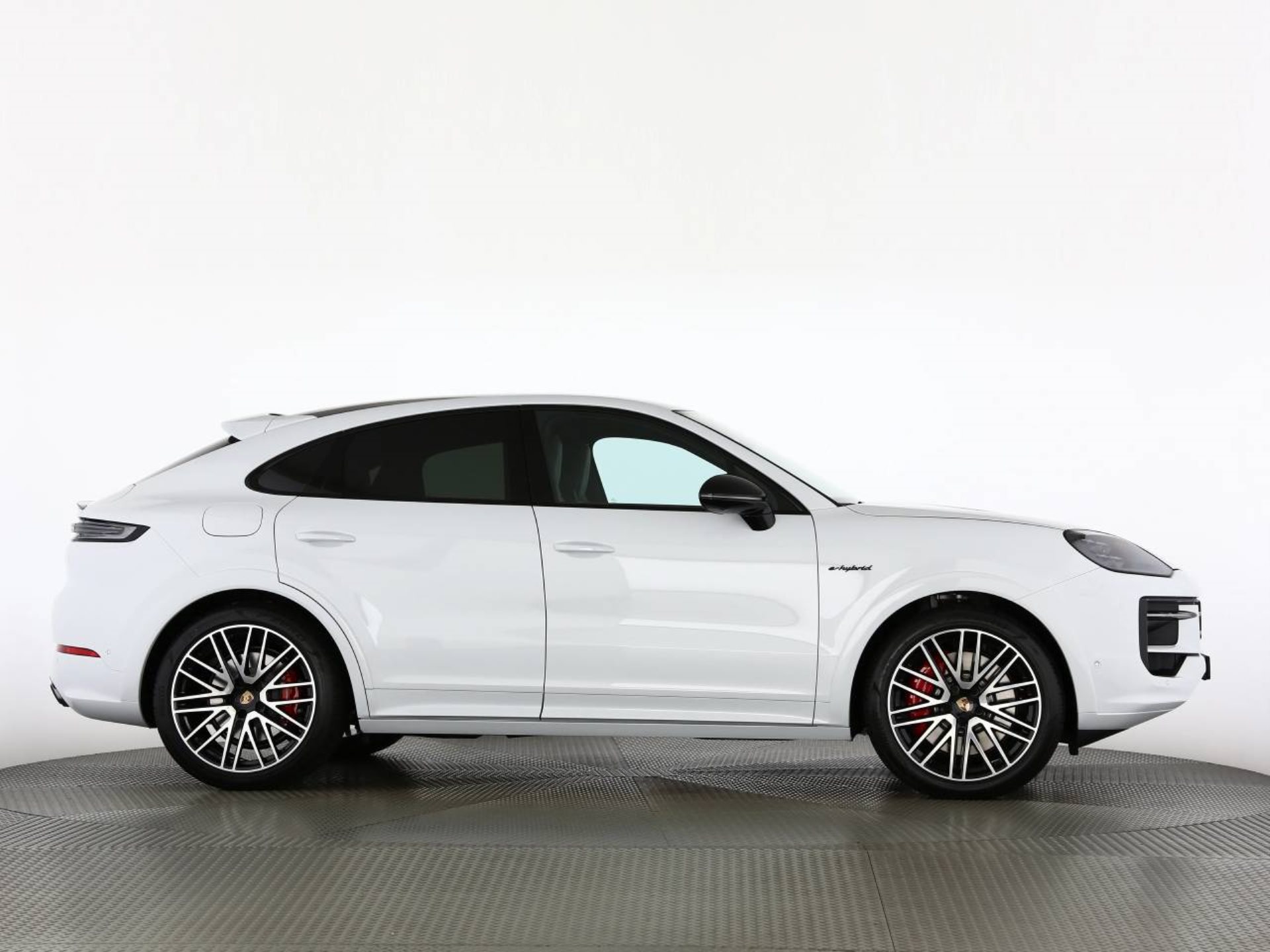 PORSCHE Cayenne S E-Hybrid Coupé Black Edition-image-24